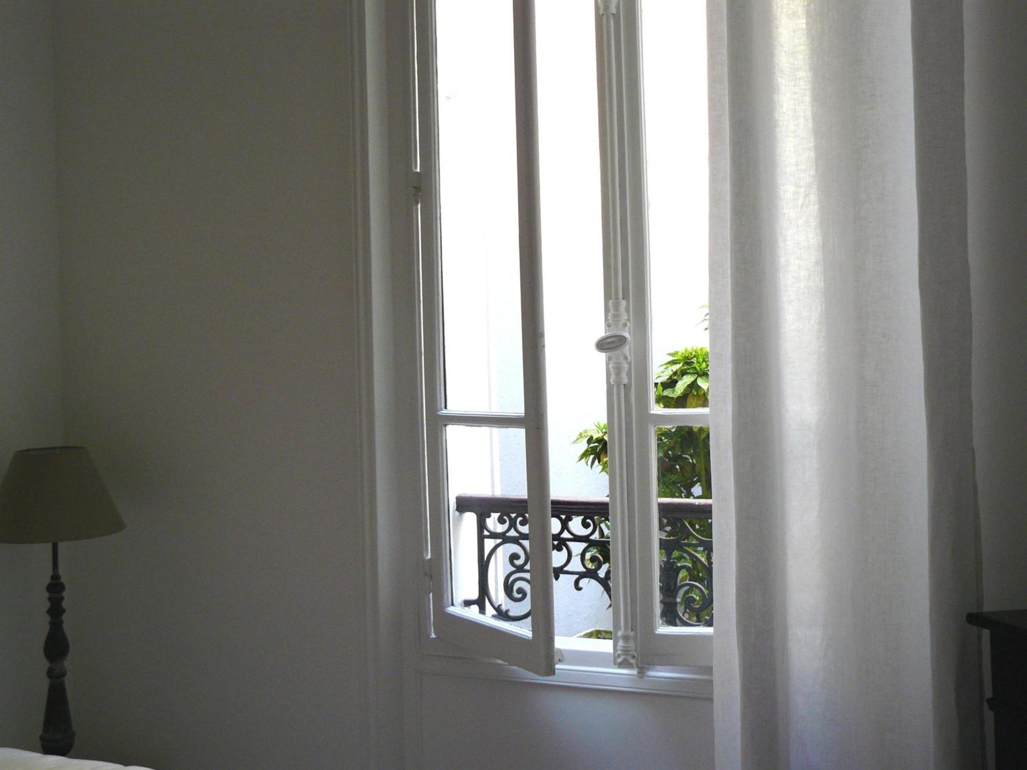 Couette-café La Cour Du 5ème - D'hôtes Paris