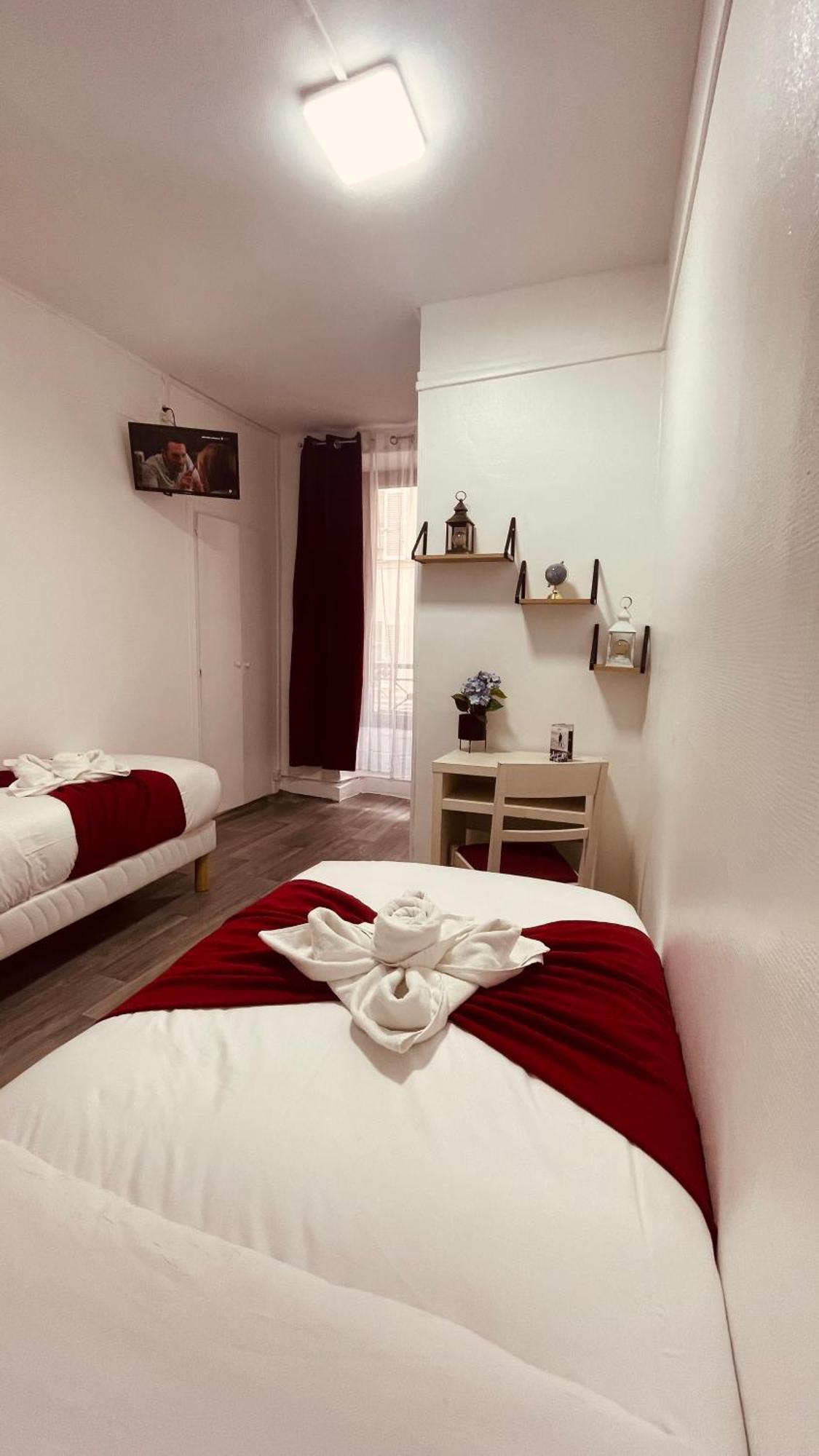 Louvain Hotel *
