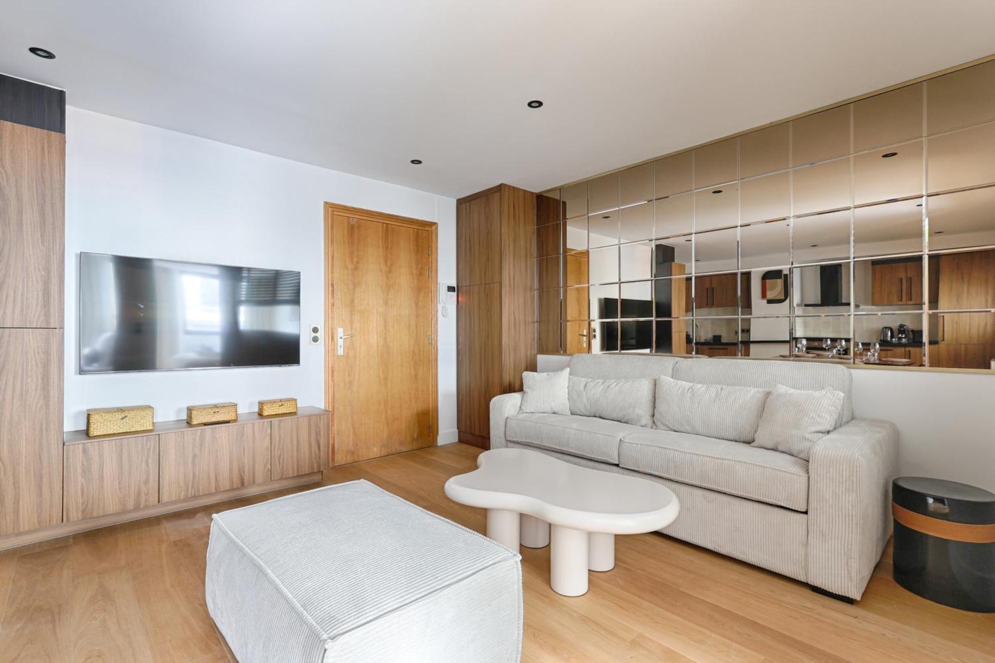 Sentier Historical Center Luxury & Design 2br Apartment *