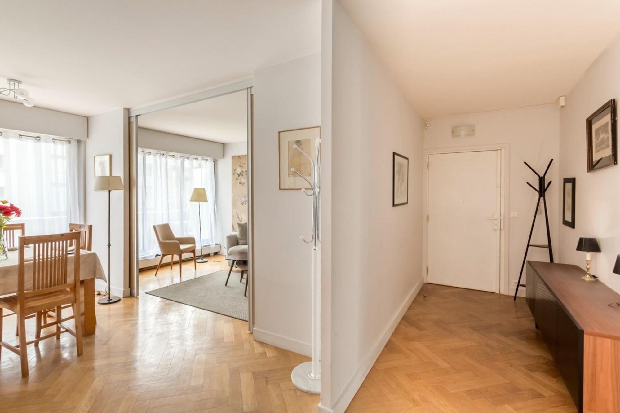 Eiffel Tower - 2br With Balcony - Cityapartmentstay Appartement