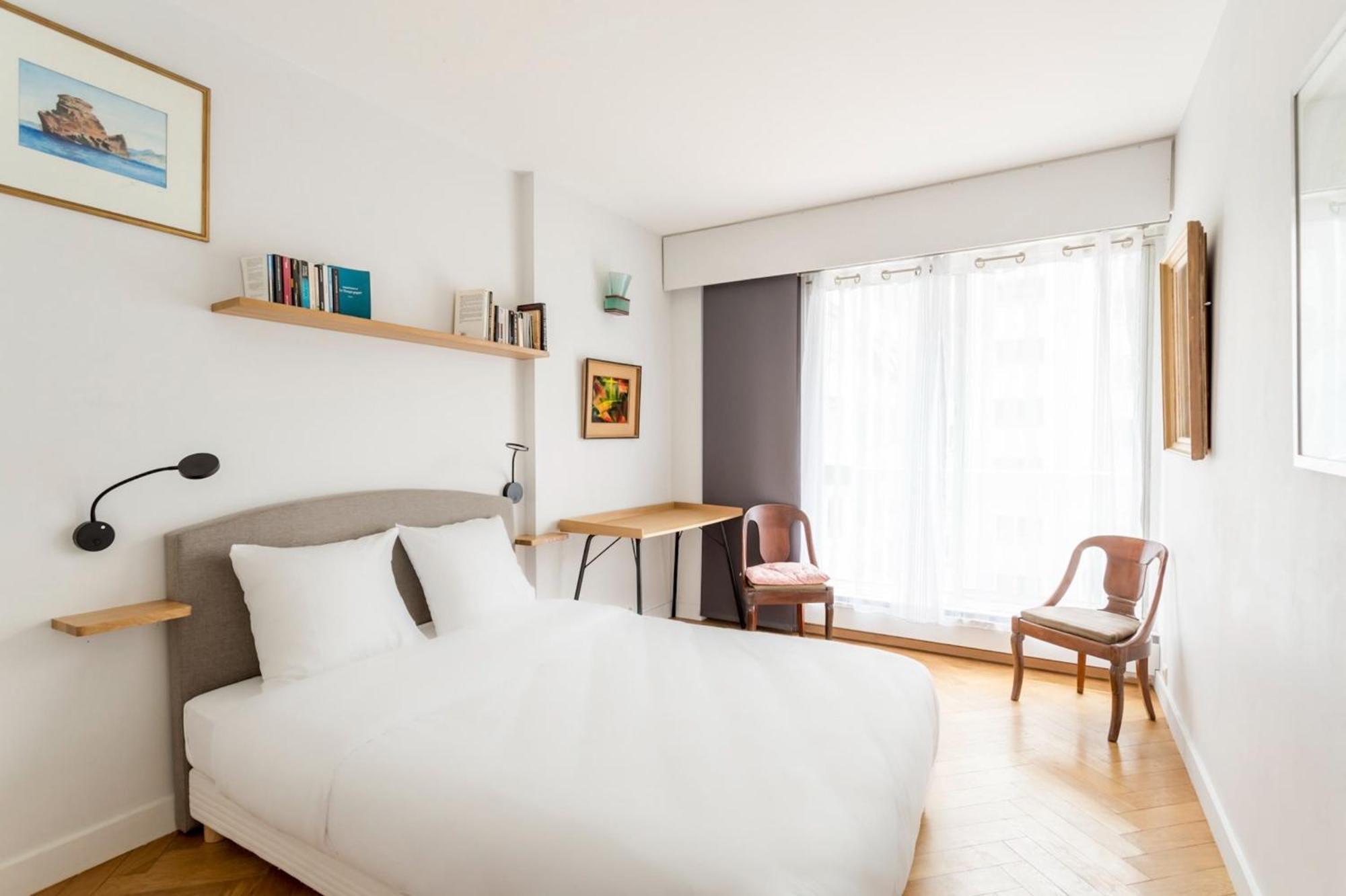 Appartement Eiffel Tower - 2br With Balcony - Cityapartmentstay