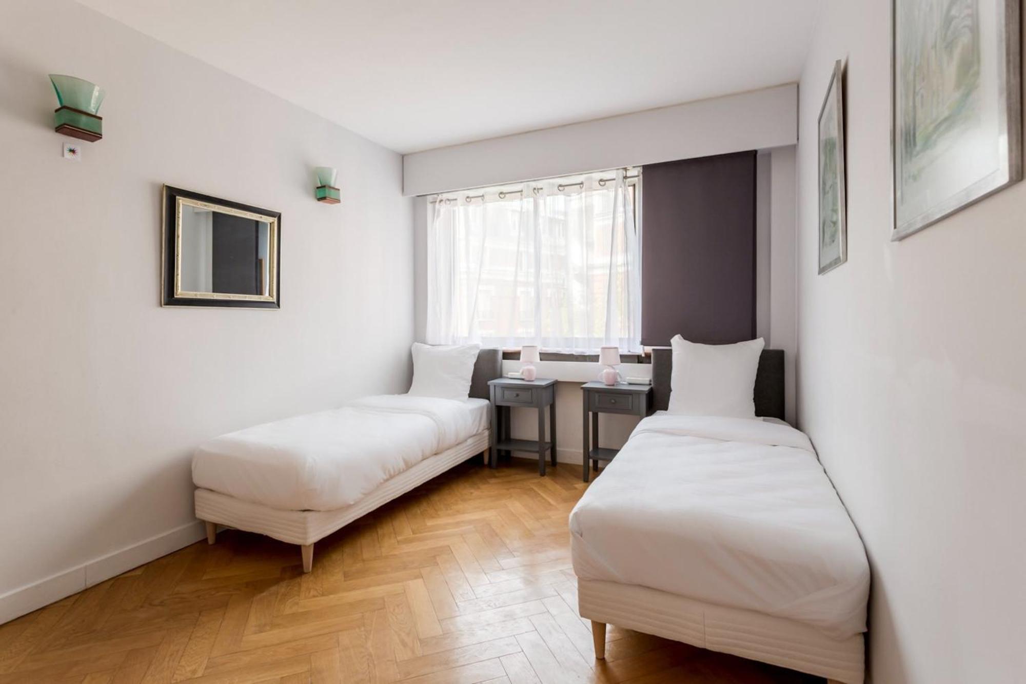Eiffel Tower - 2br With Balcony - Cityapartmentstay Appartement