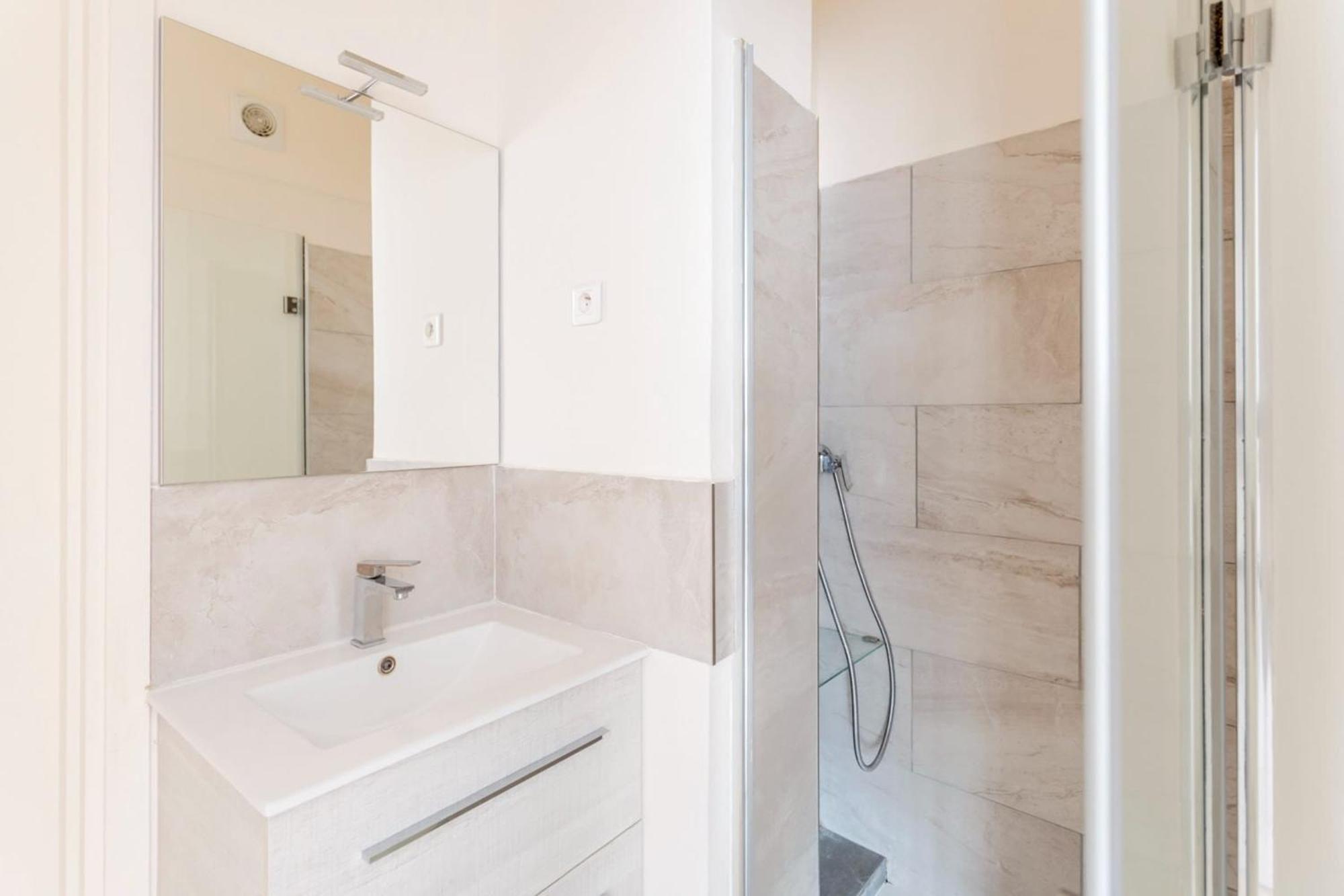 Eiffel Tower - 2br With Balcony - Cityapartmentstay Appartement *