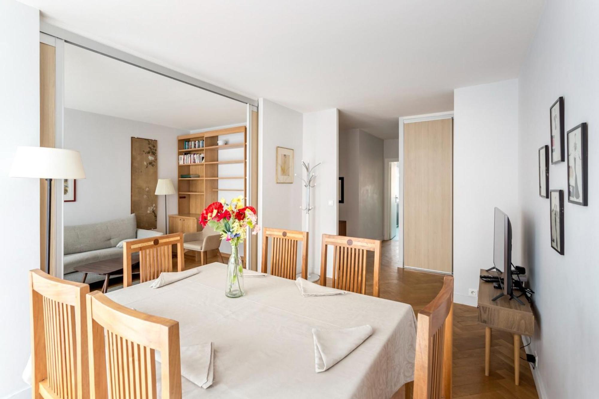 Appartement Eiffel Tower - 2br With Balcony - Cityapartmentstay *