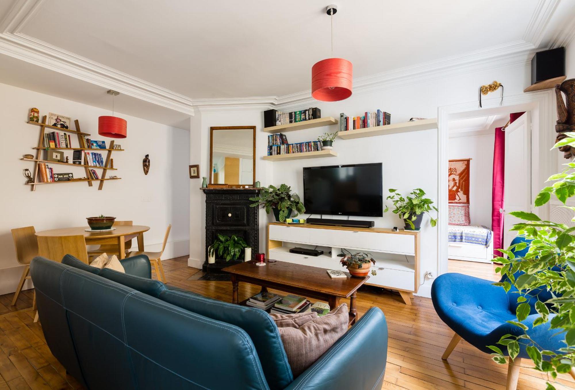 Veeve - A La Mode In Batignolles * Paris