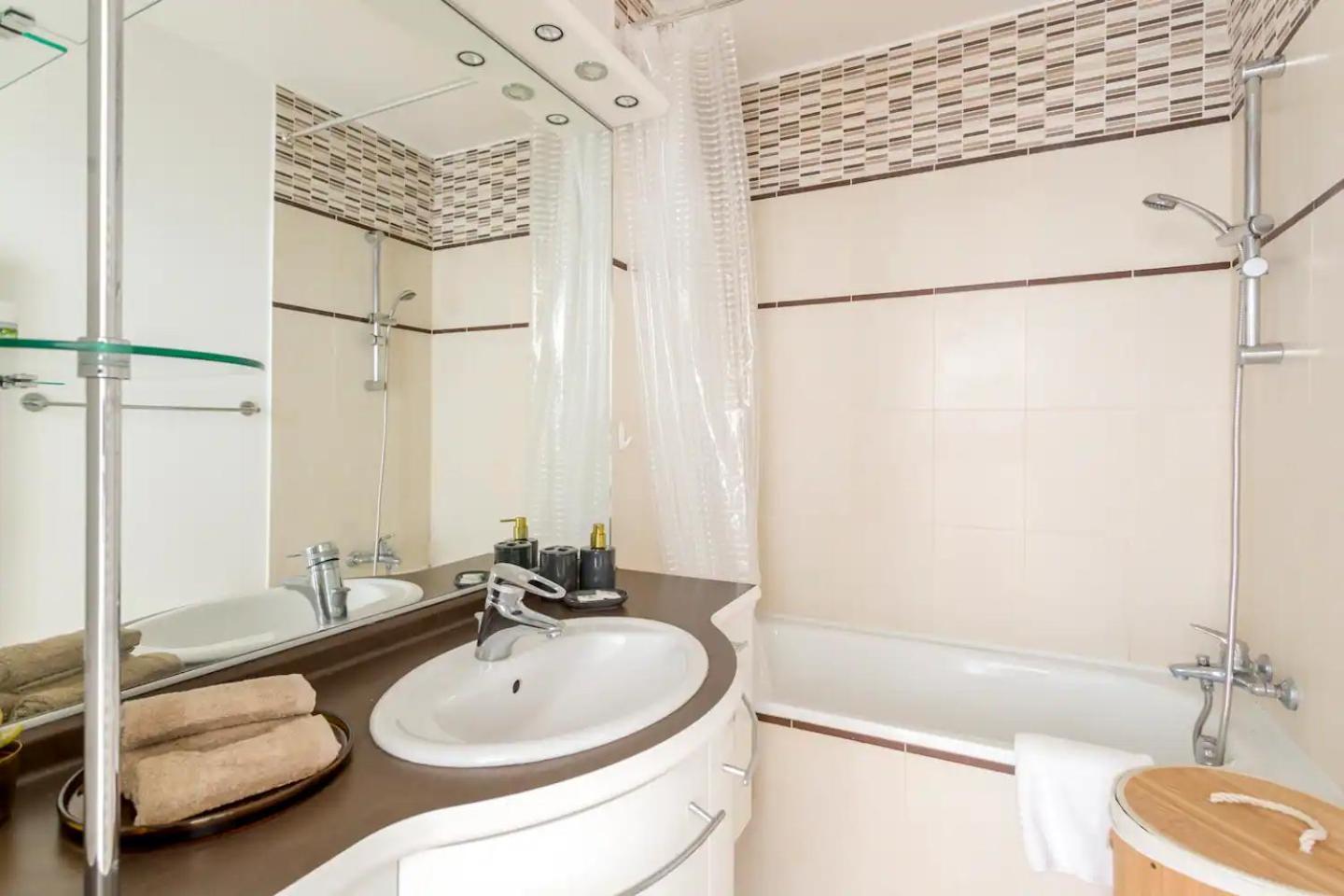 8p - 3br Le Marais Spacious - - Historic Apartamento Paris