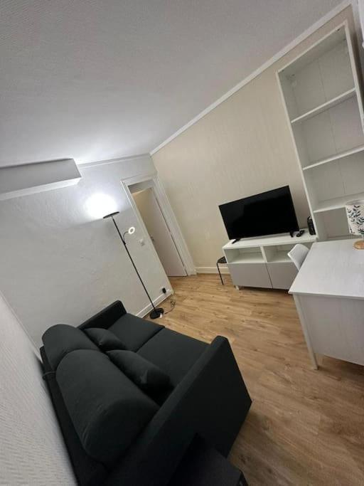Parisian In A Cosy Flat - Republique Apartment Paris