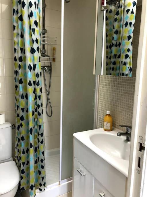 Real Bed, Elevator, Quiet And Light Apartment Paris