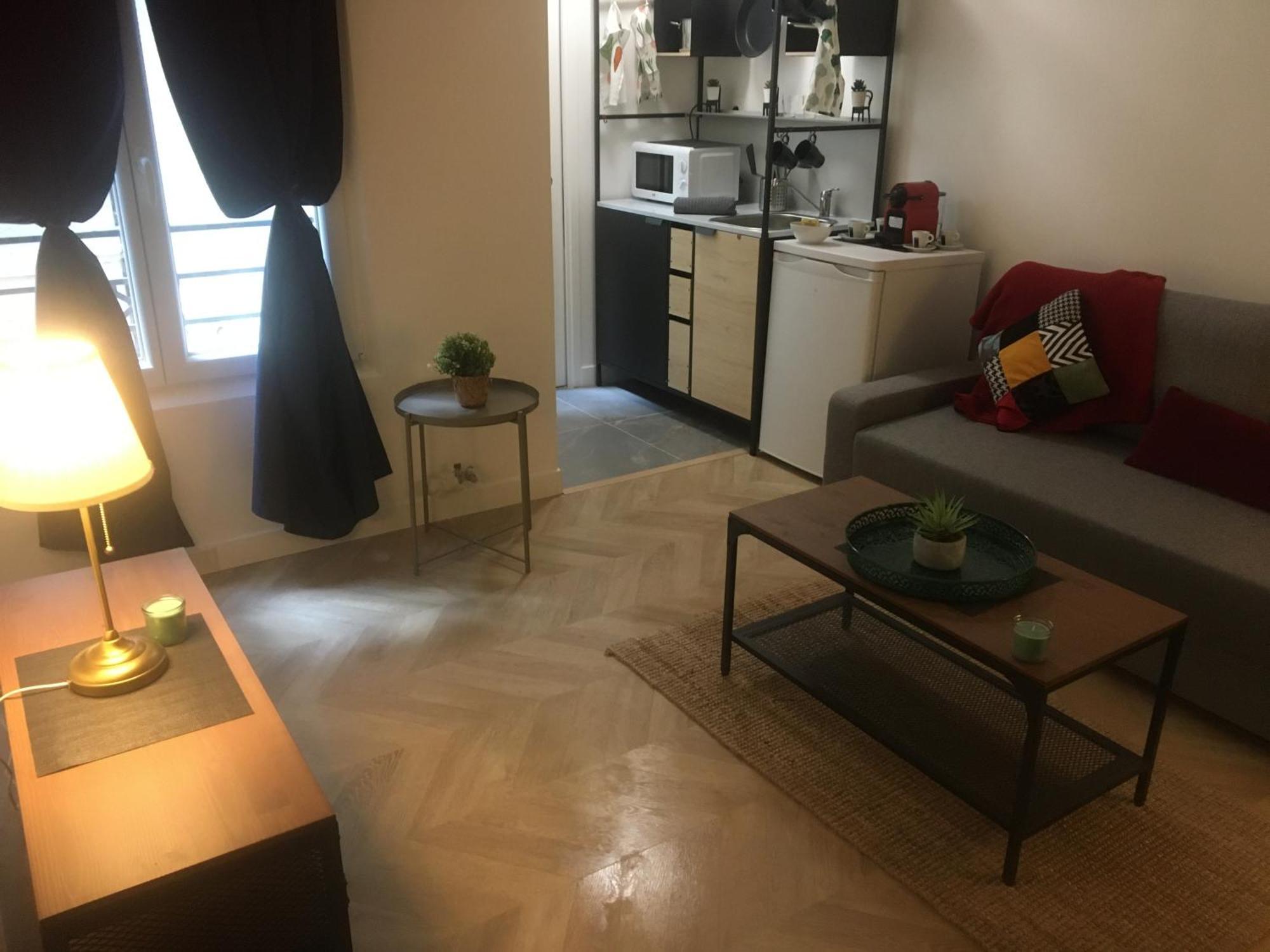 Tour Eiffel Apartment *