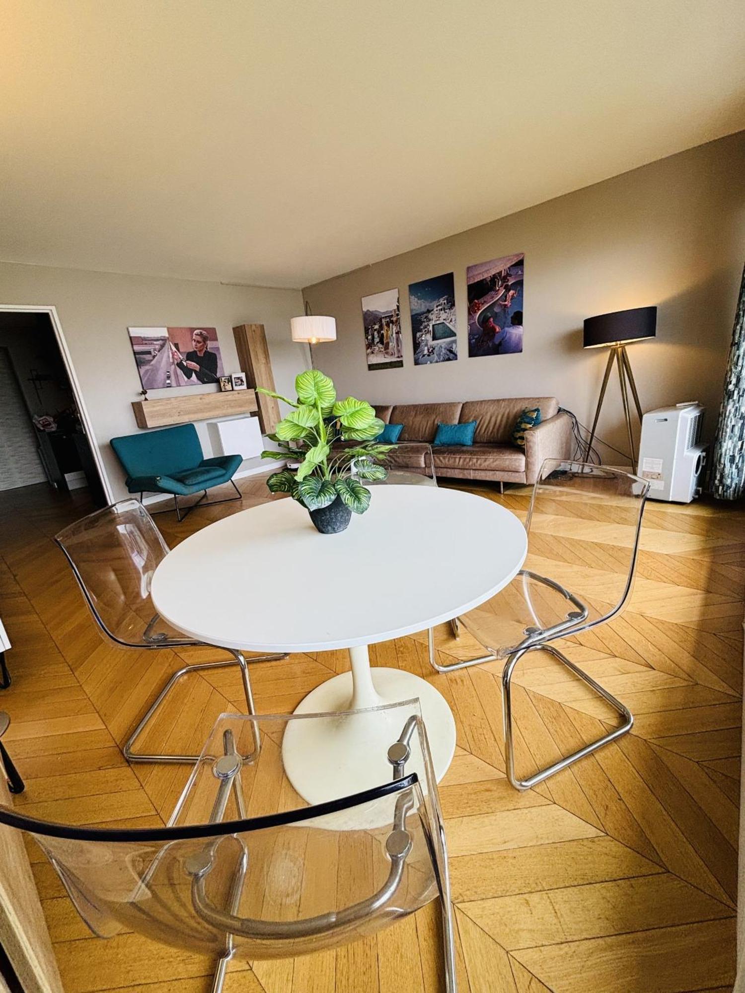Apt Buttes Chaumont Vue Apartment