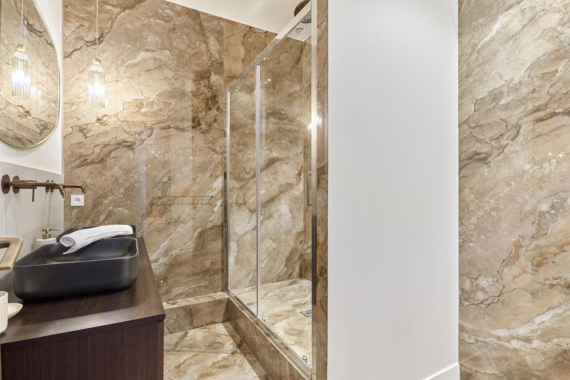 Apartment Exceptional 3 Bedrooms Heart Of By Prestige Paris