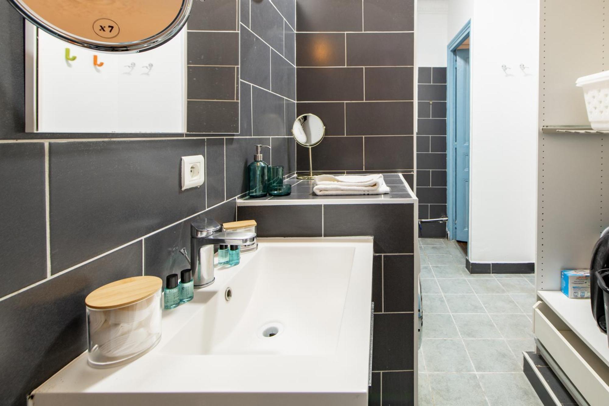 Appartement Stylish 2-bedroom Near The Famous Moulin Rouge