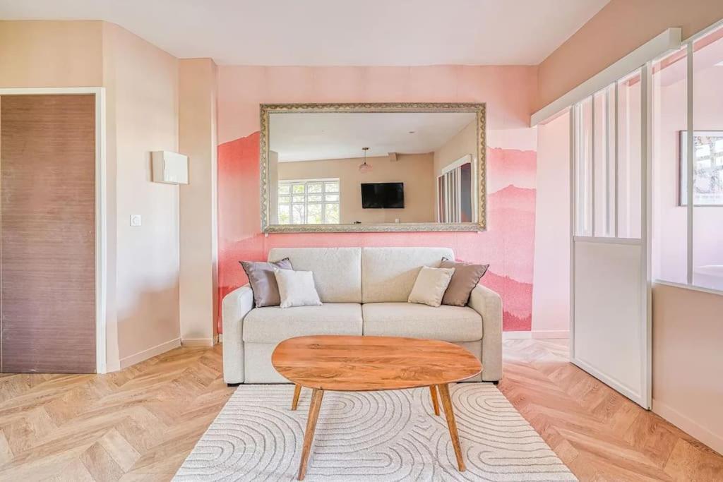 Rose Monceau Avec Sauna - Iv Paris