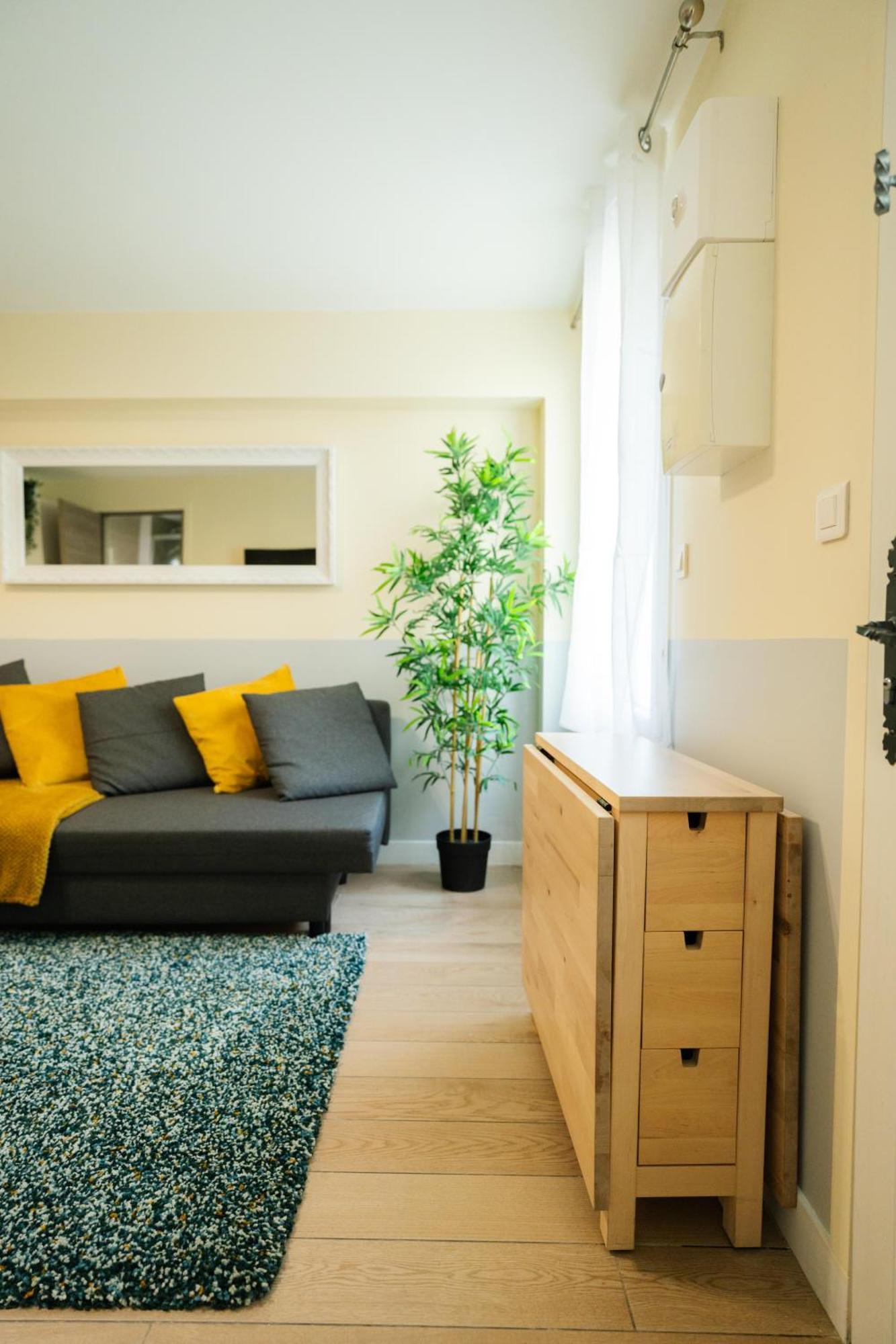 Appartement Beautiful Yellow Near Marais And Bastille *