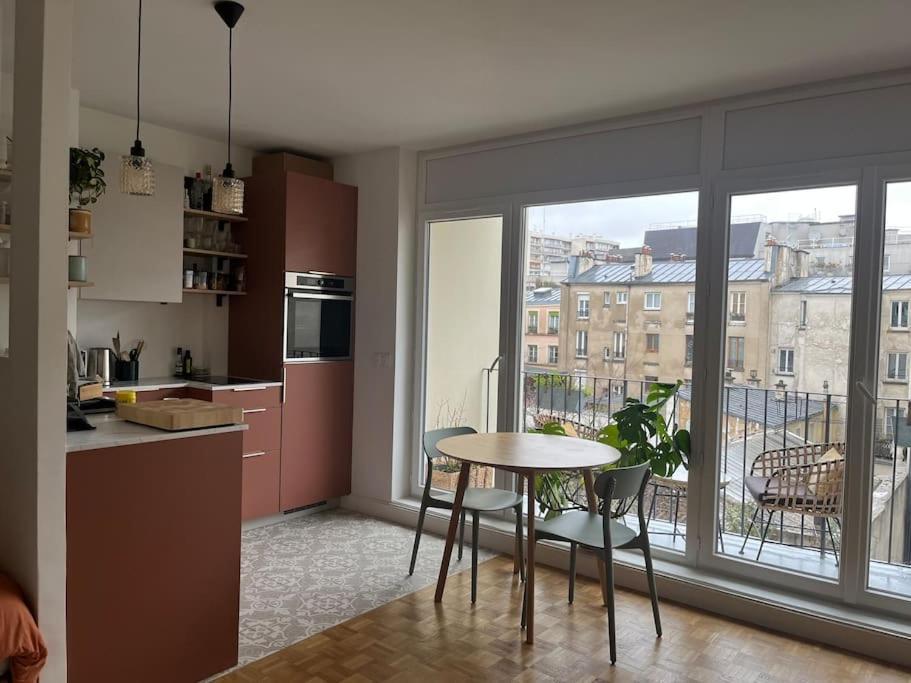 Confortable Studio Canal St Martin Apartment Paris
