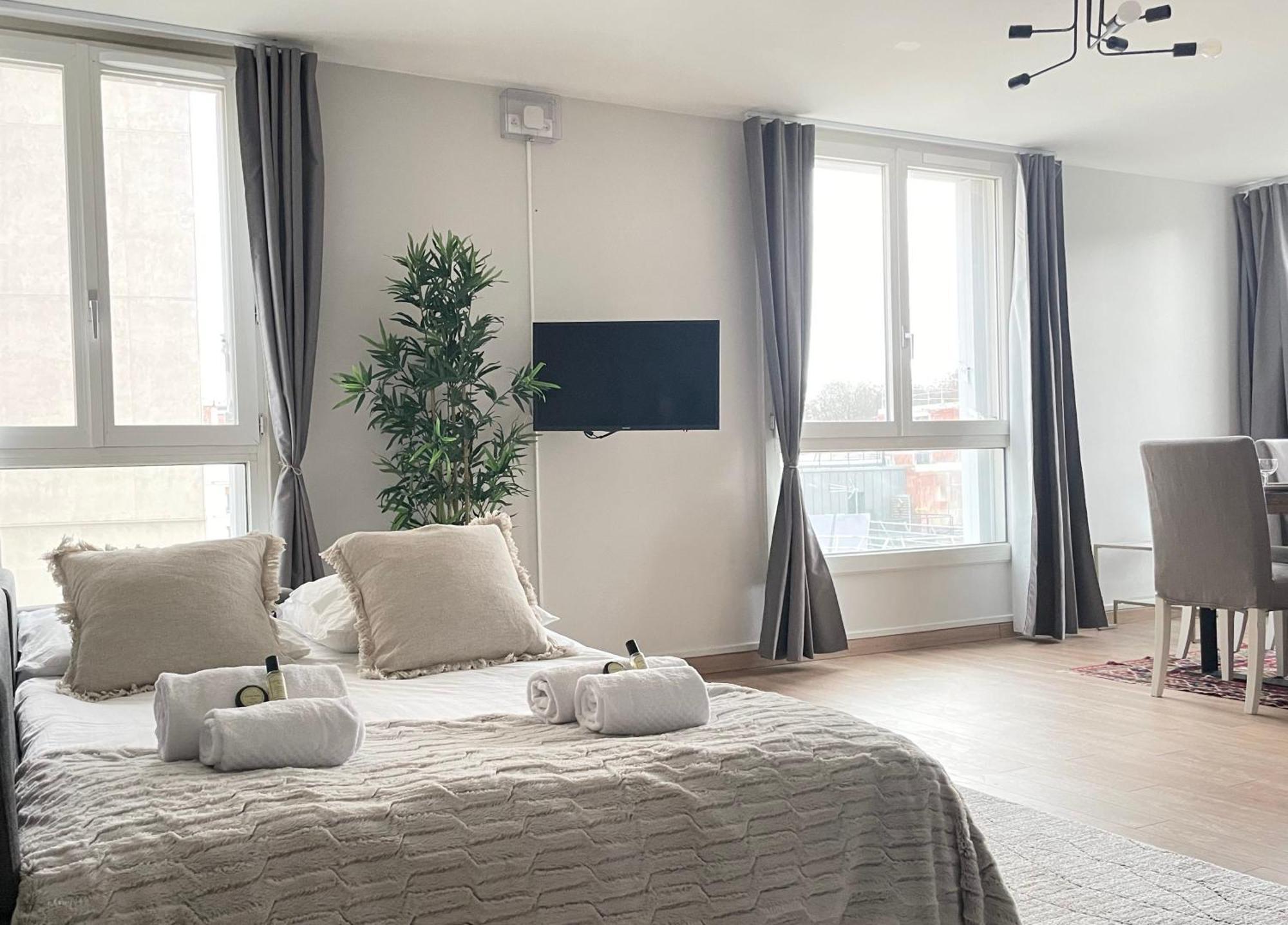 Apartment Luxurious & Spacious Flat In Paris