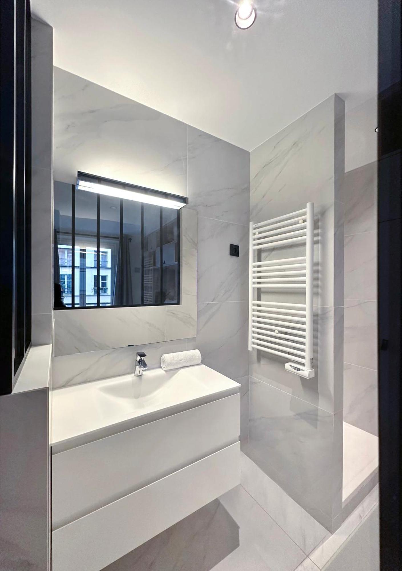 Saint-germain-des-pres Sumptuous Apartment *