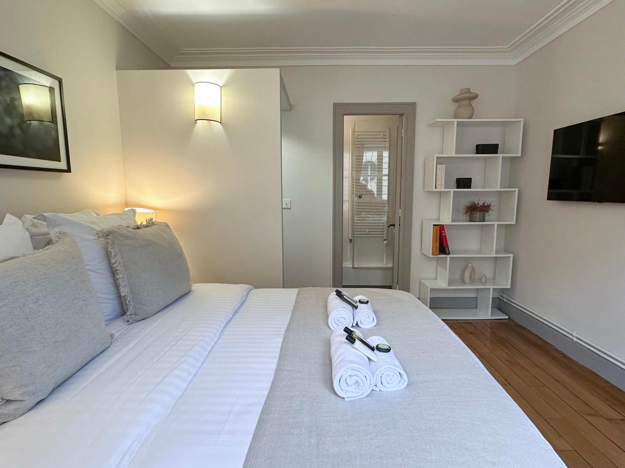 Apartment Saint-germain-des-pres Sumptuous