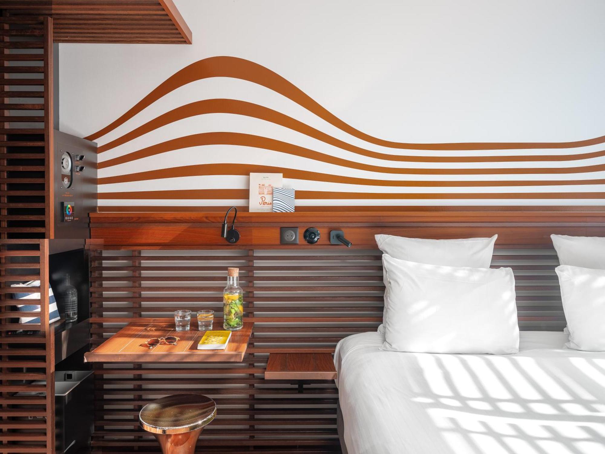 Off Seine Hotel Paris