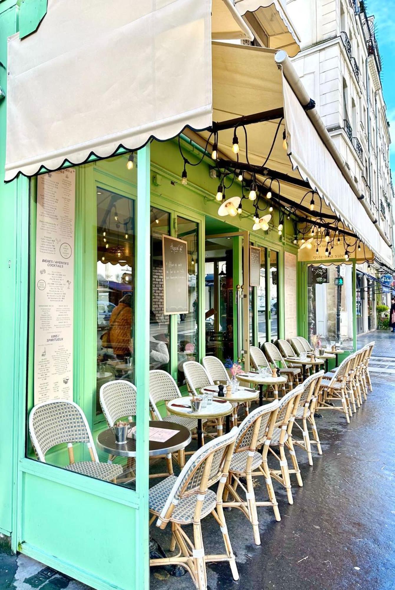 Beautiful Calm In Le Marais *