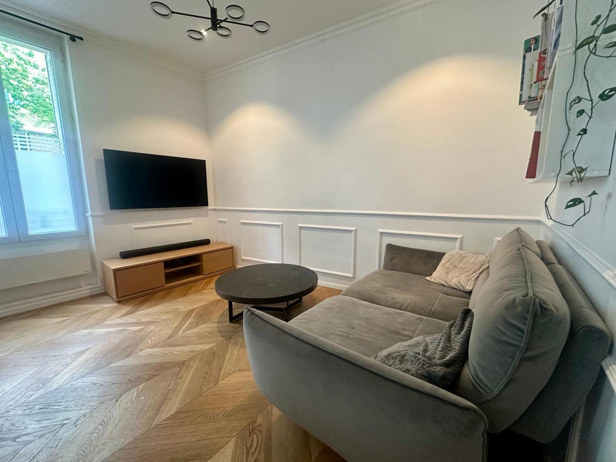 Apartment 16 Lux And Cozy 2 Bedroom Paris