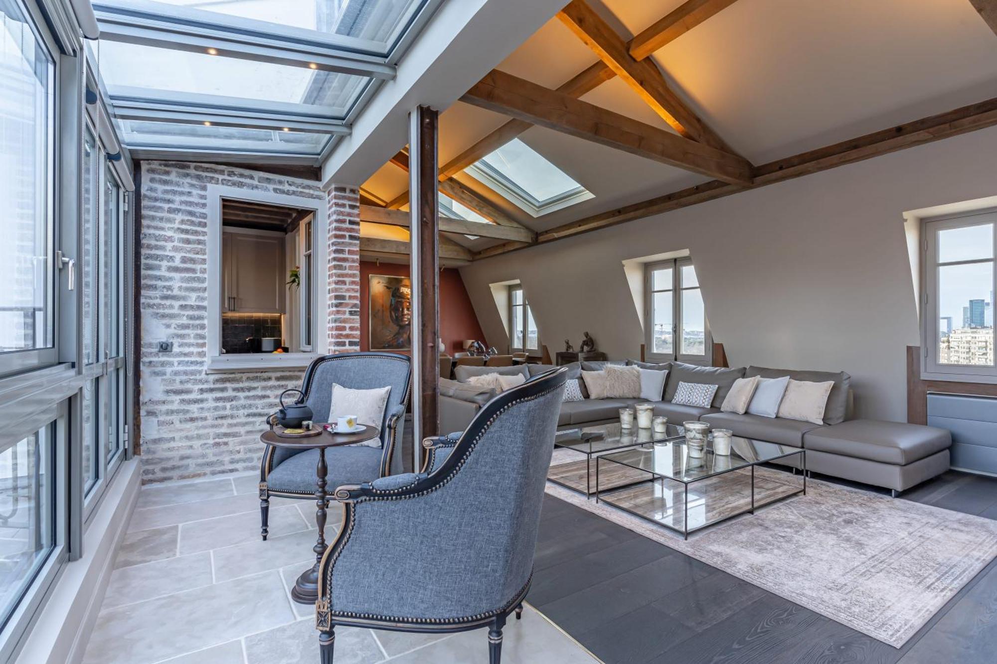 Lovely Penthouse With Terrasse