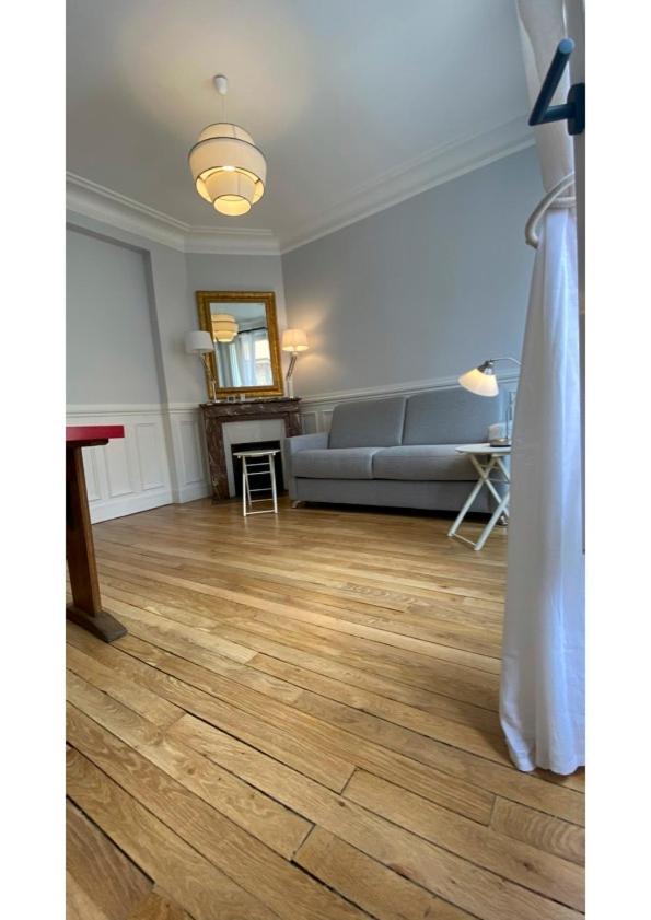 Sunny Bastille-roquette Paris