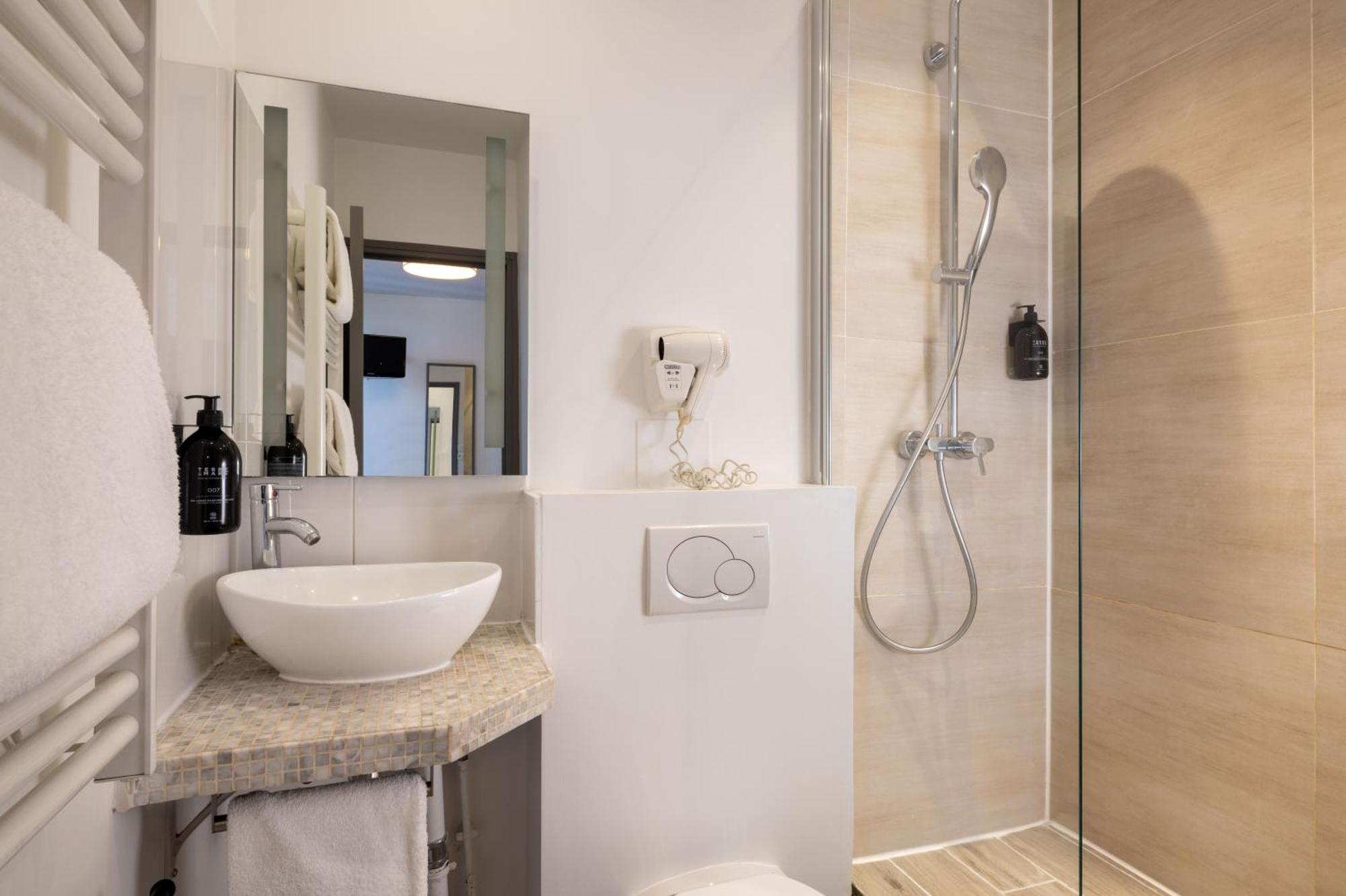Korner Eiffel Hotel 3*