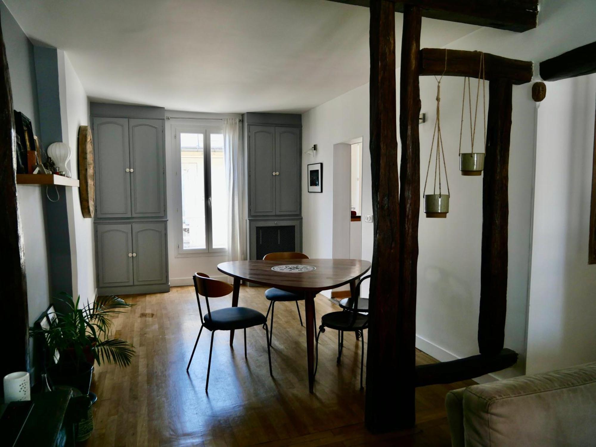 Amazing 1 Bedroom At Abbesses Paris