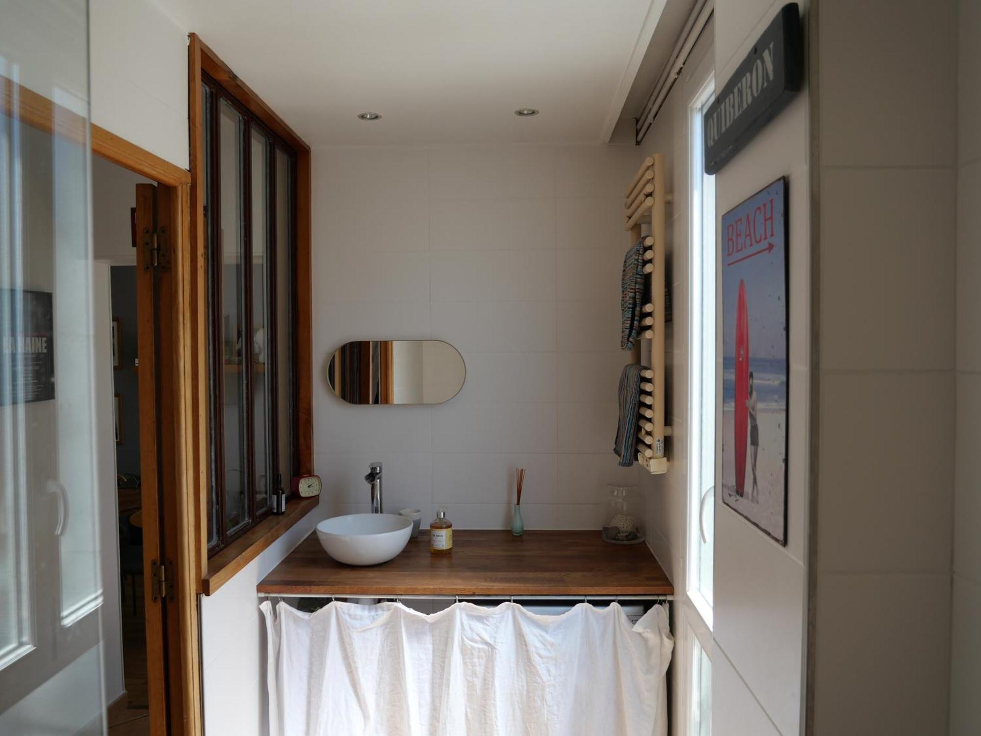 Amazing 1 Bedroom At Abbesses Paris