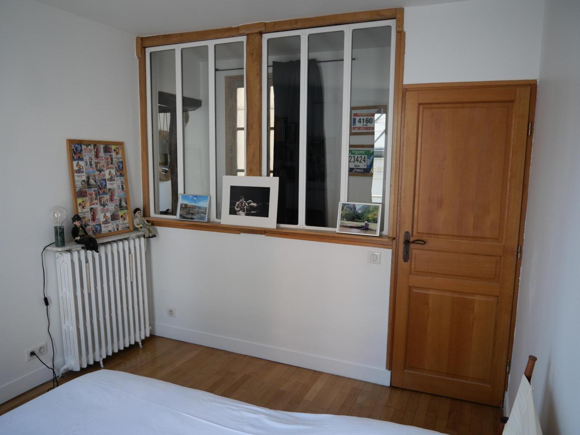Amazing 1 Bedroom At Abbesses Apartment