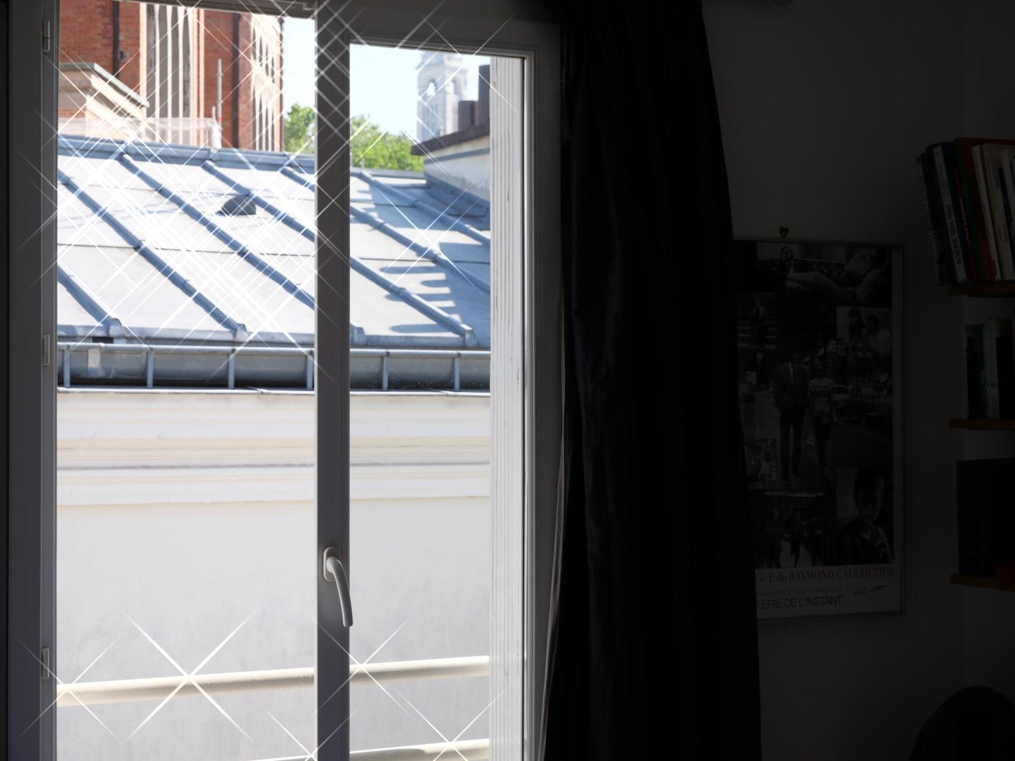 Amazing 1 Bedroom At Abbesses Apartment