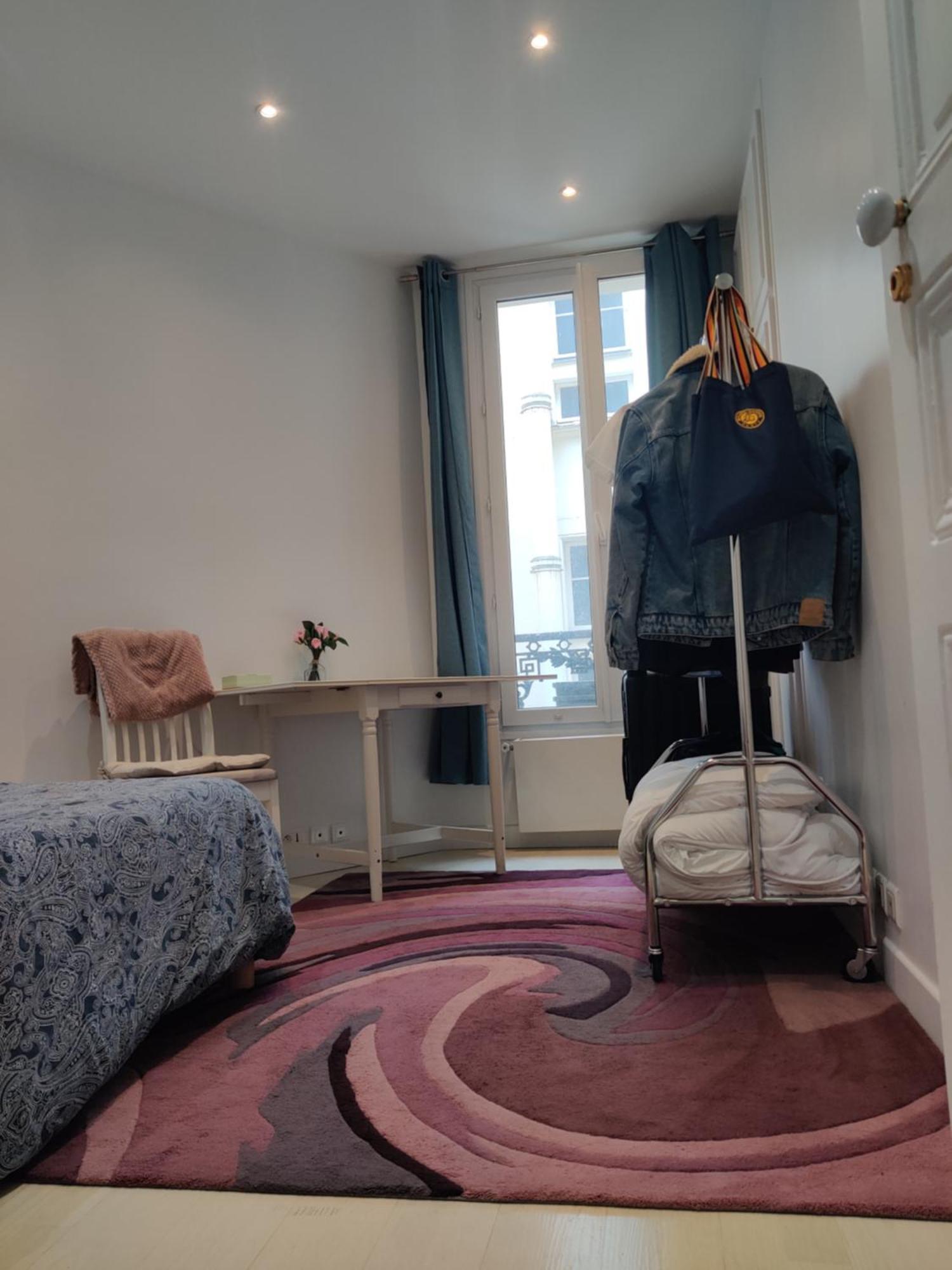 Séjour chez l'habitant Eiffel Edge Escape 30 M From Eiffel Tower Paris
