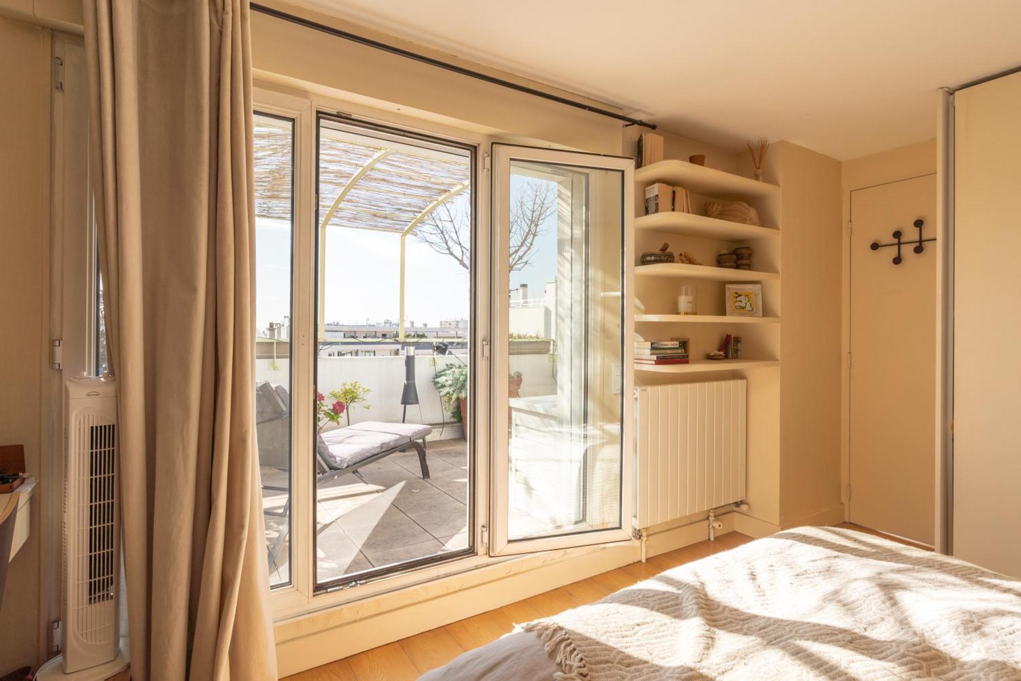 Breathtaking 2bd Roof-top Patio 19e! Apartment Paris