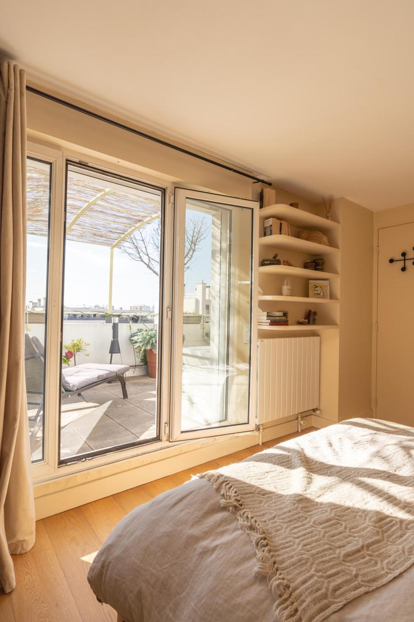 Breathtaking 2bd Roof-top Patio 19e! * Paris