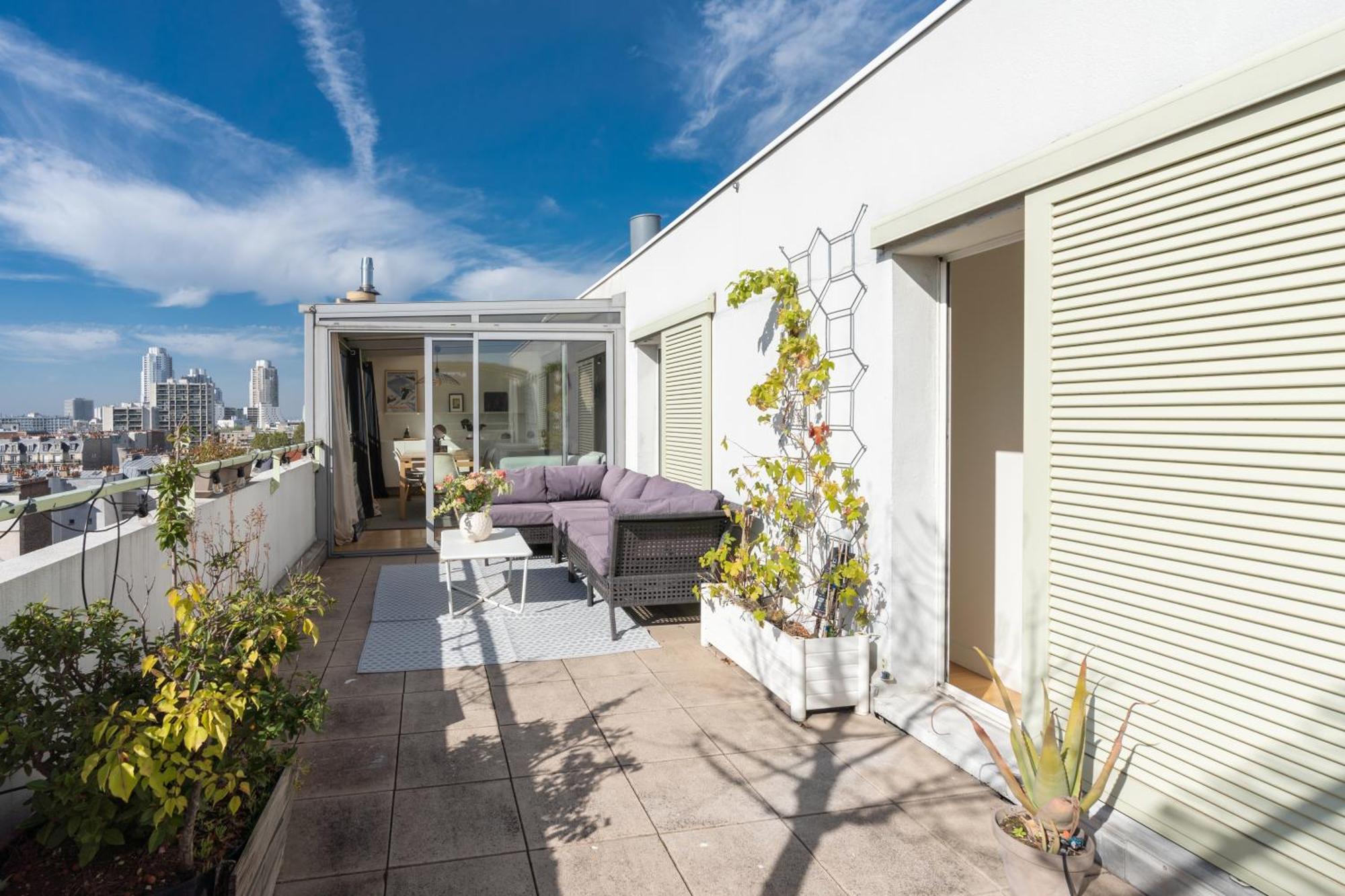Apartment Breathtaking 2bd Roof-top Patio 19e! Paris