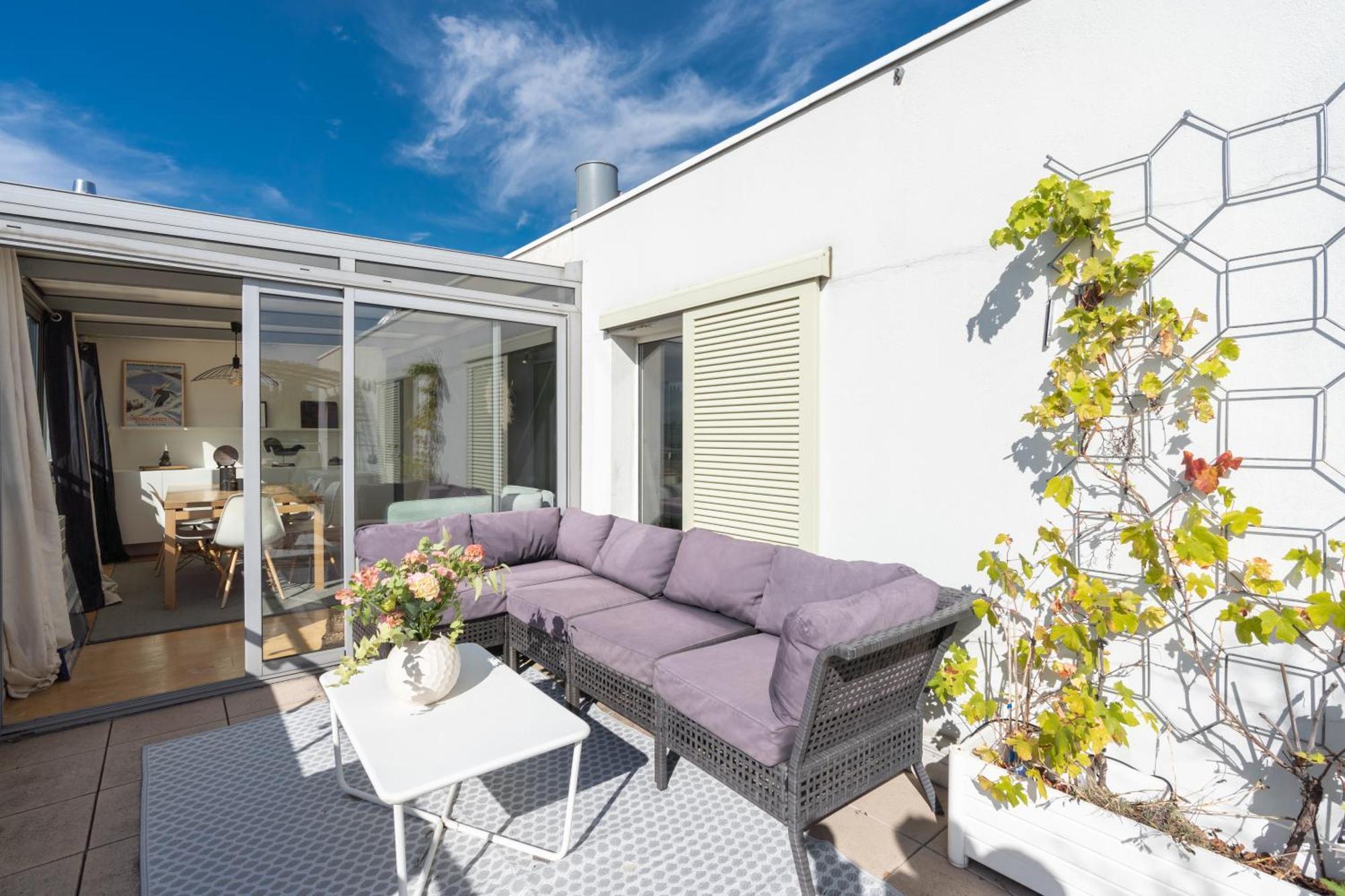 Breathtaking 2bd Roof-top Patio 19e! Apartment Paris