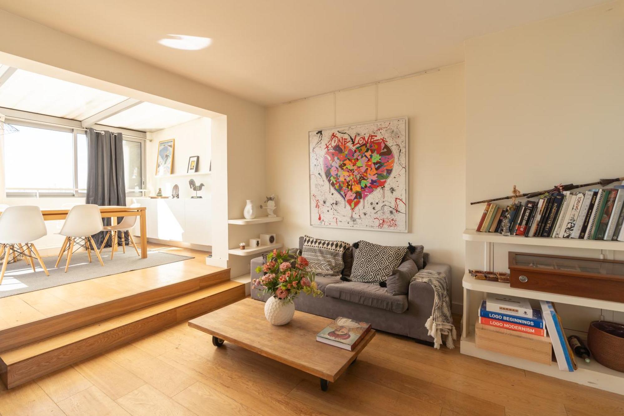 Apartment Breathtaking 2bd Roof-top Patio 19e! Paris