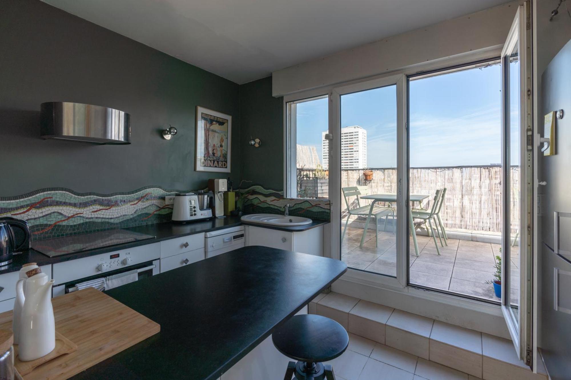 Breathtaking 2bd Roof-top Patio 19e! Apartment