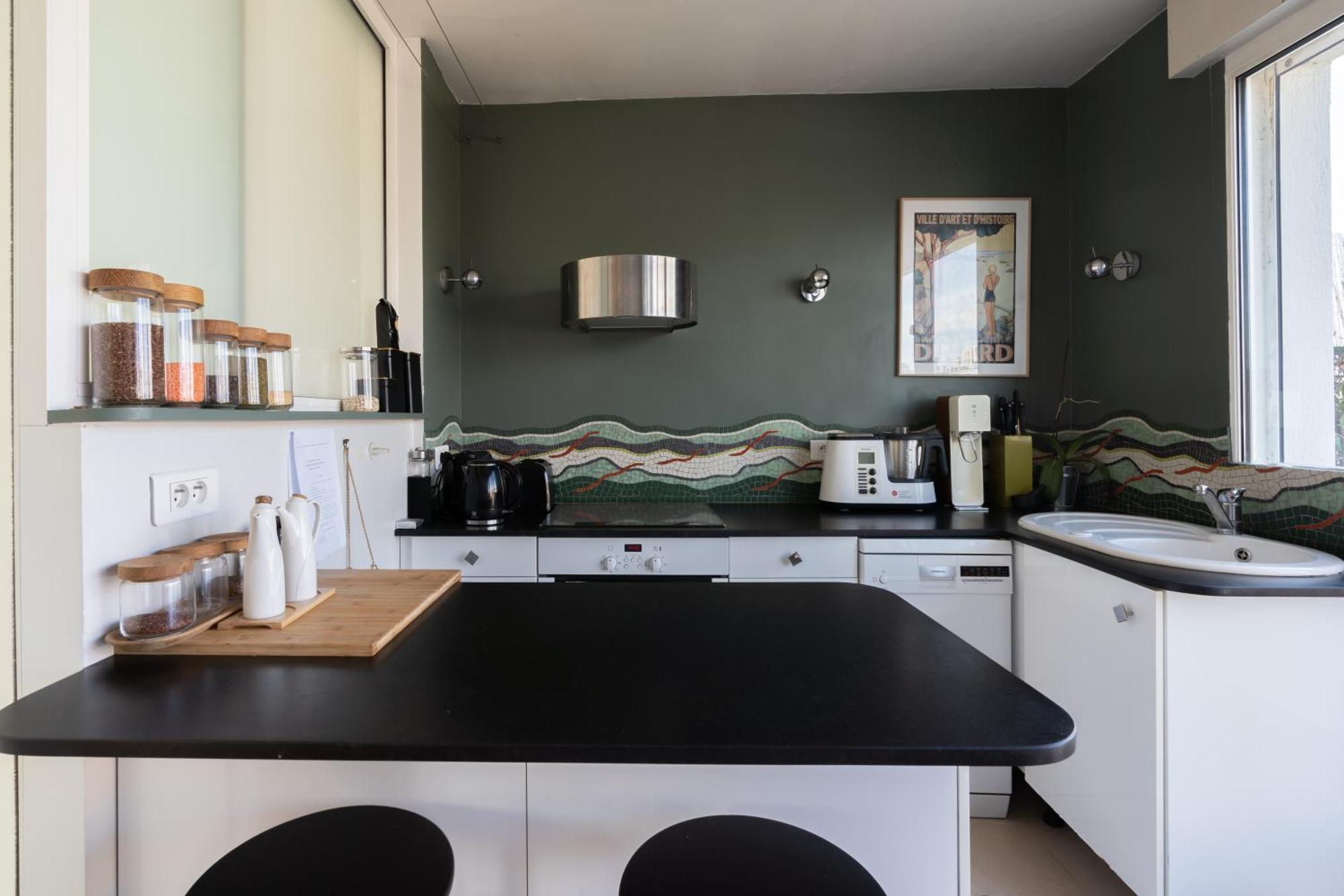 Breathtaking 2bd Roof-top Patio 19e! Apartment