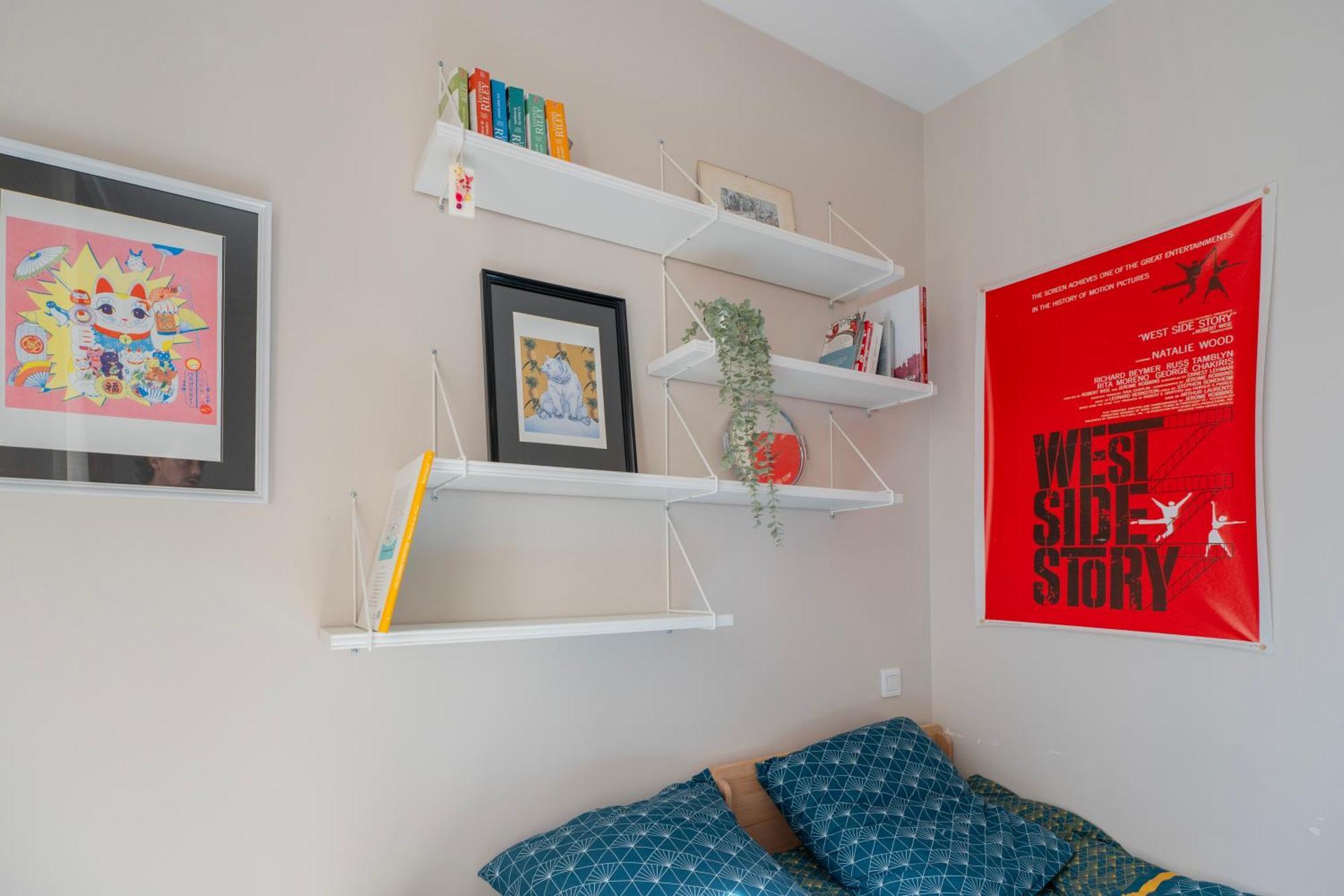 In Canal Saint Martin Apartment *