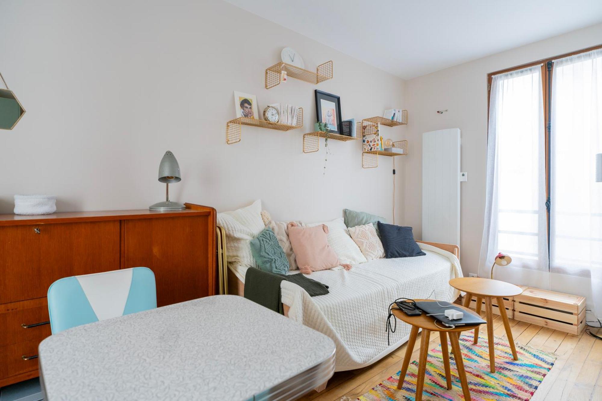 In Canal Saint Martin Apartment Paris