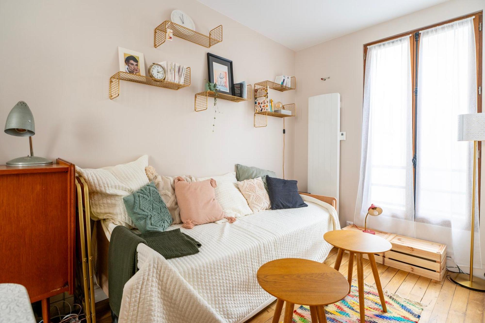 Apartment In Canal Saint Martin