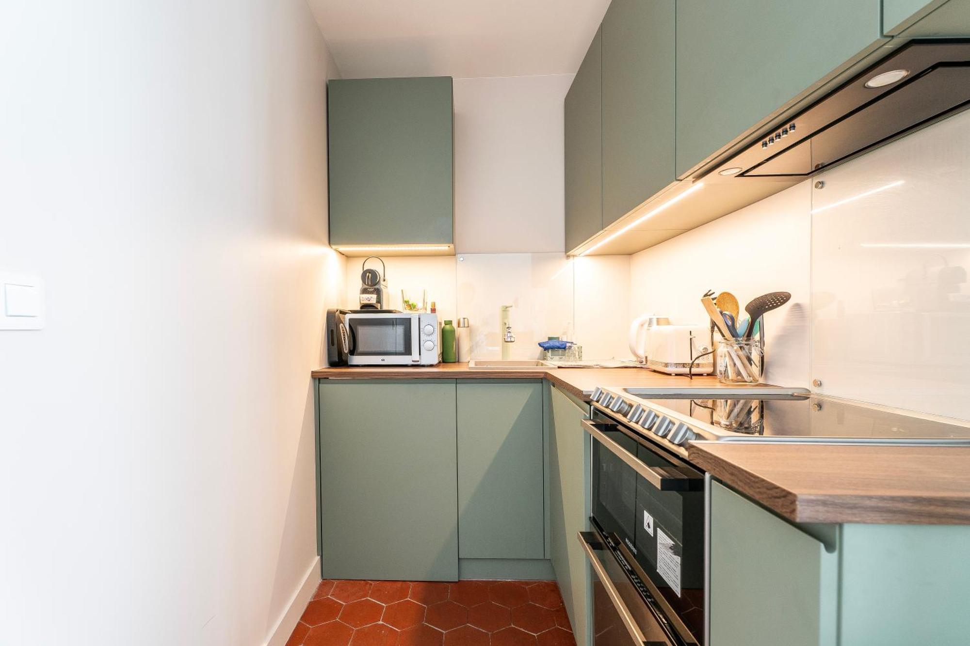 Apartment In Canal Saint Martin *