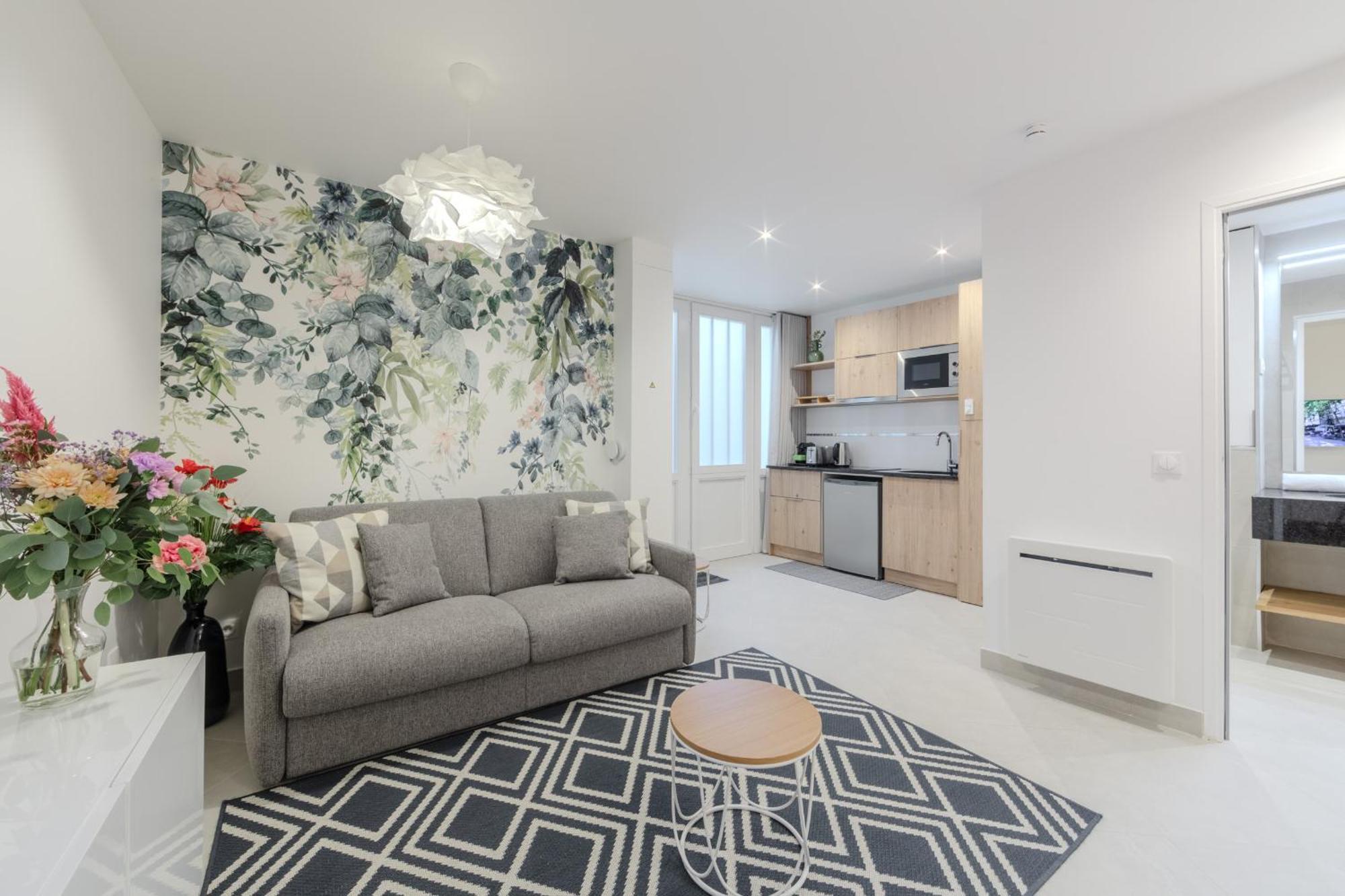 Apartment Jardin Saint Honore Paris
