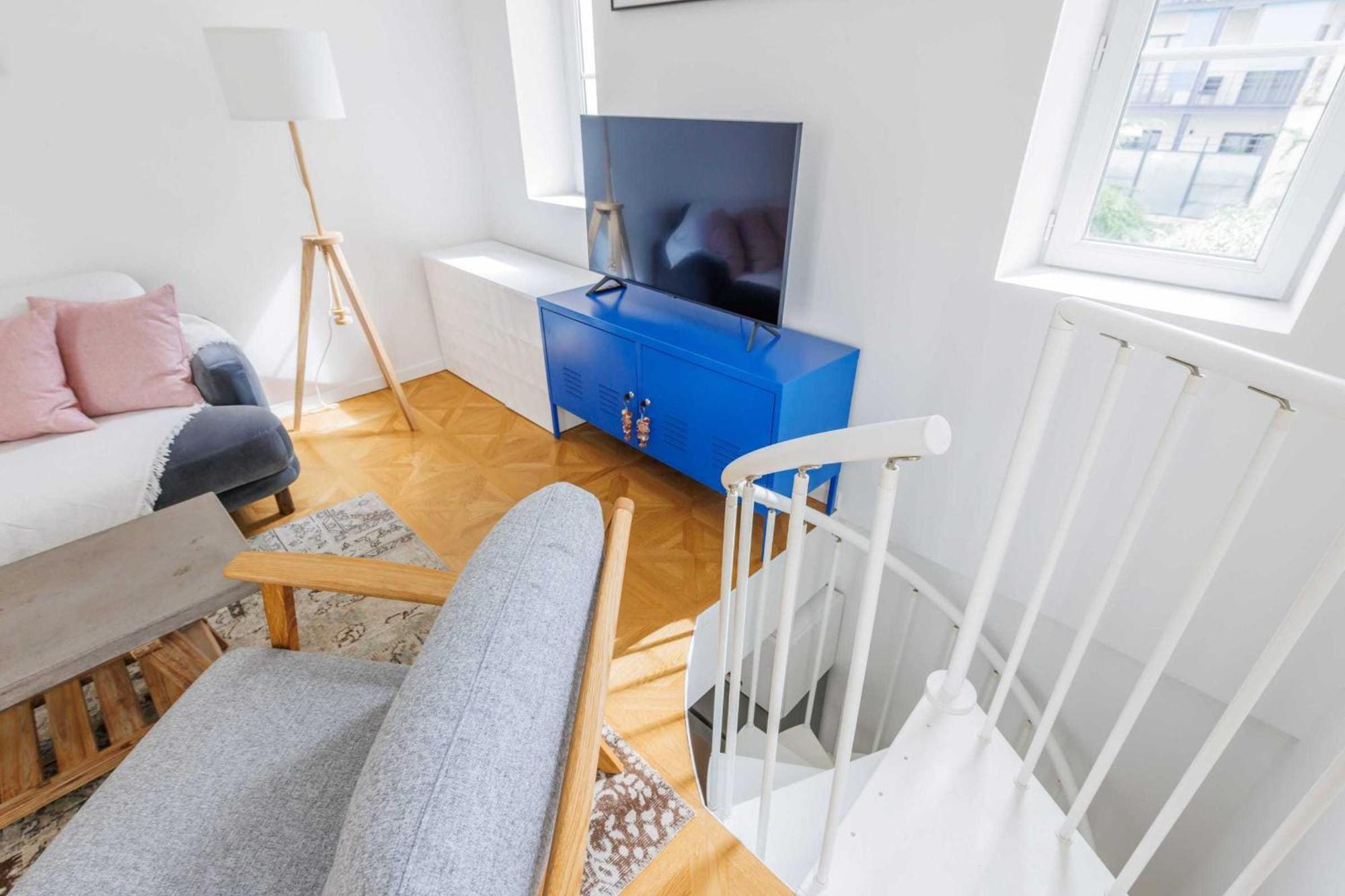 1 Bdr -4p 16th Near Trocadero Apartment *