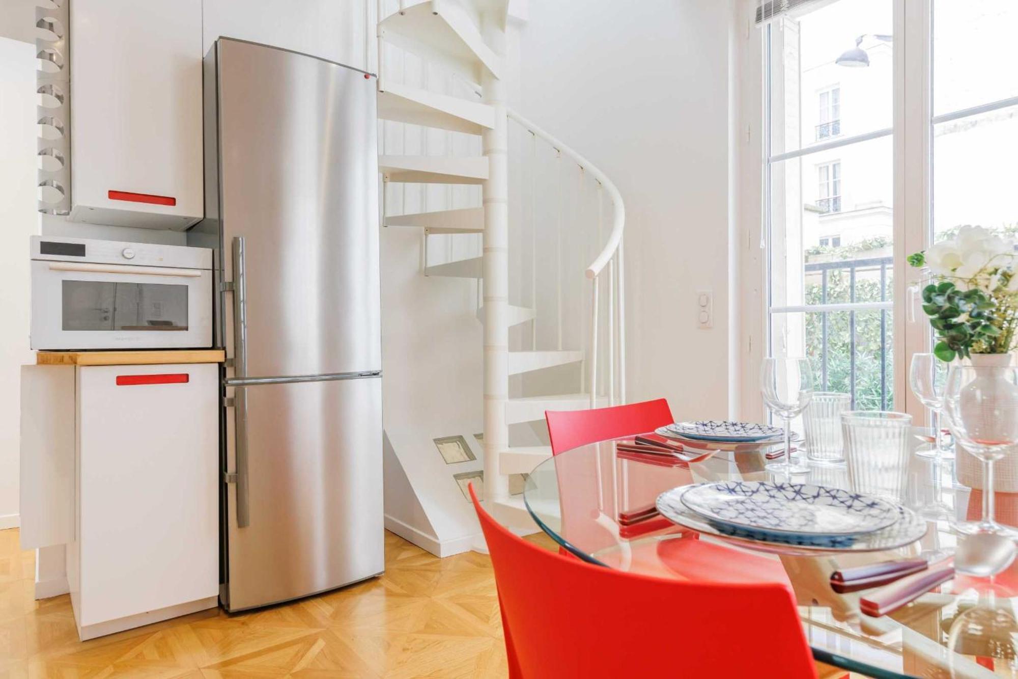 1 Bdr -4p 16th Near Trocadero * Paris
