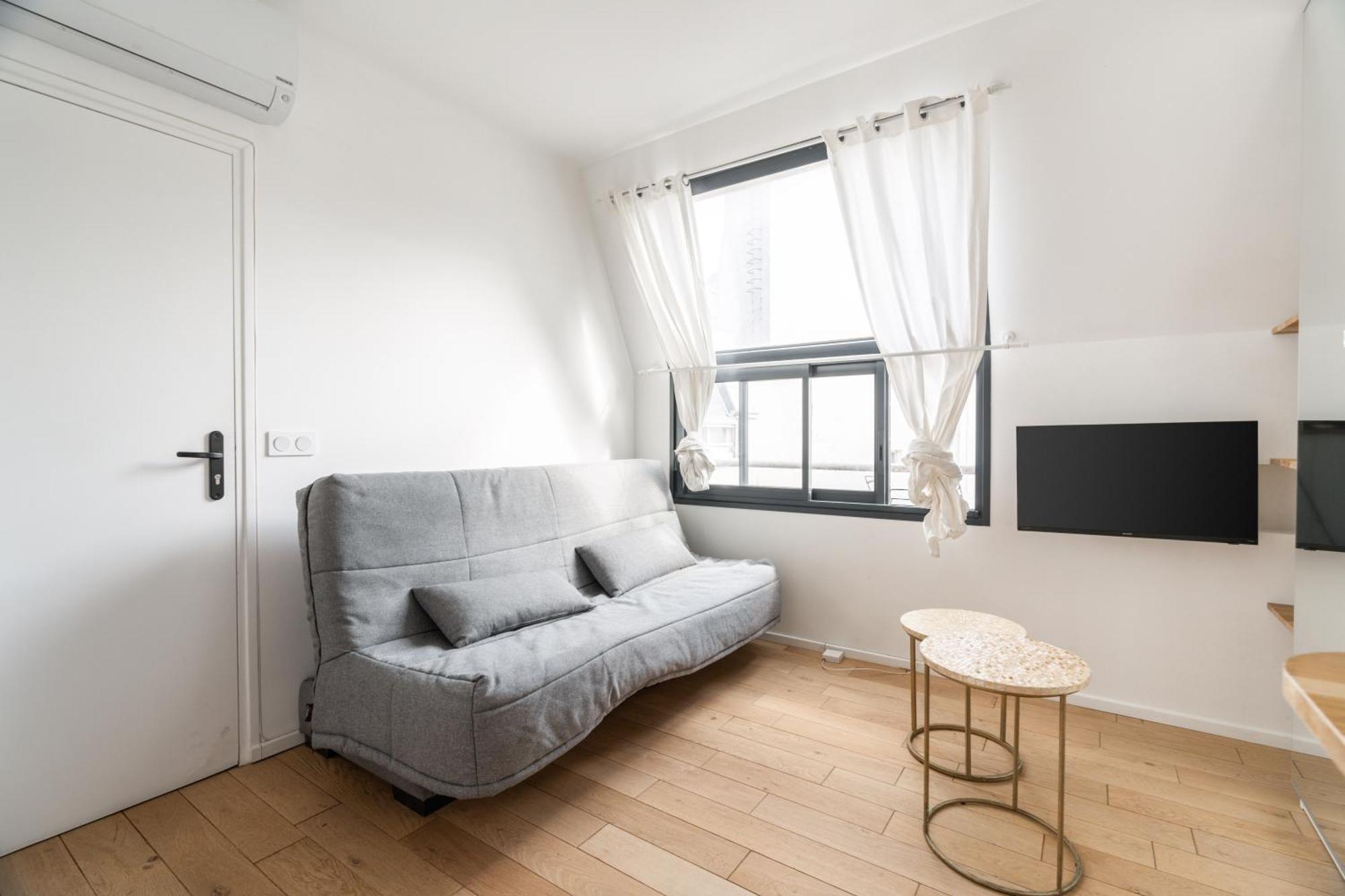 A Cosy Near Trocadero *