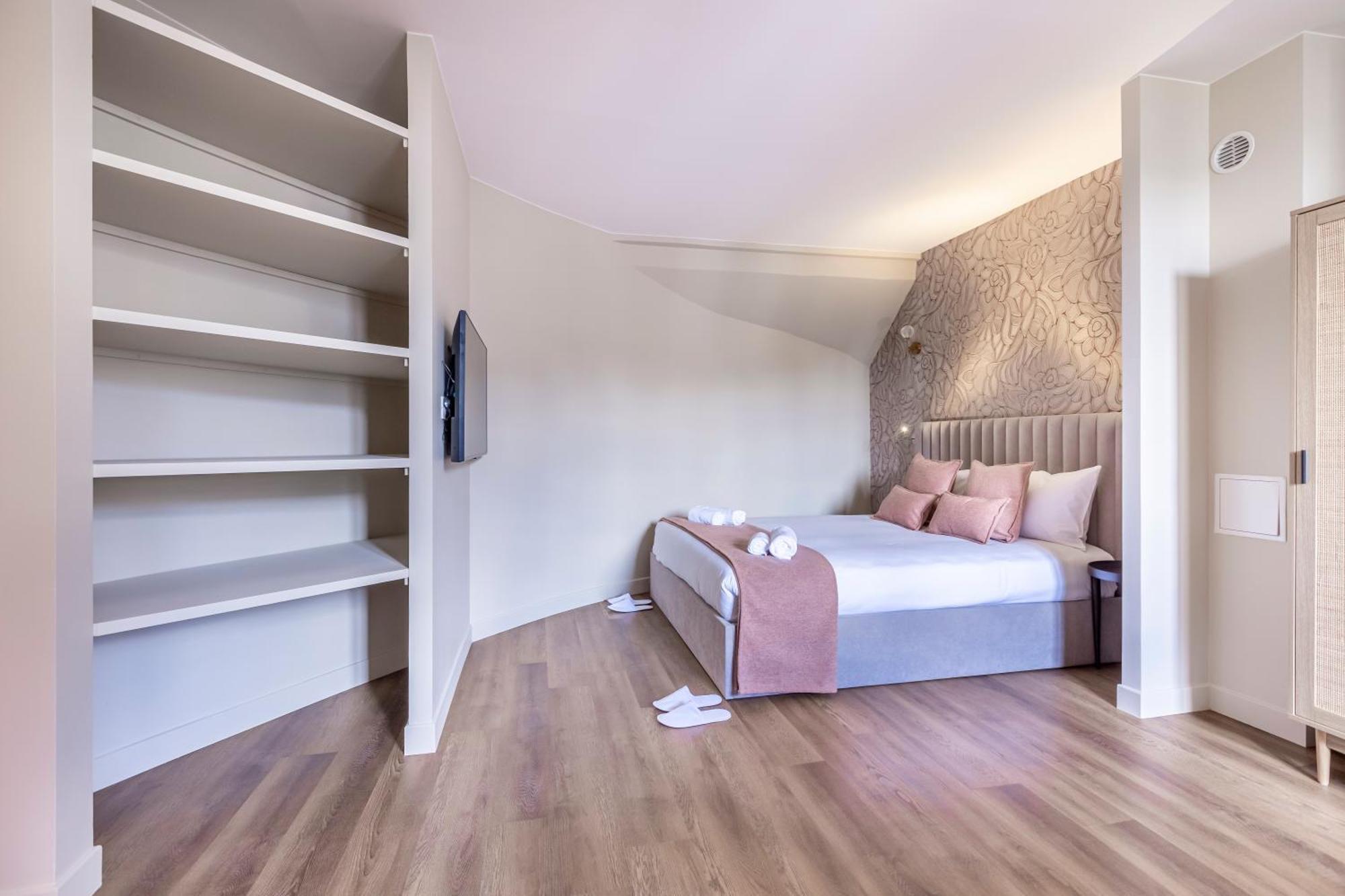 Sweett - Villiers * Paris