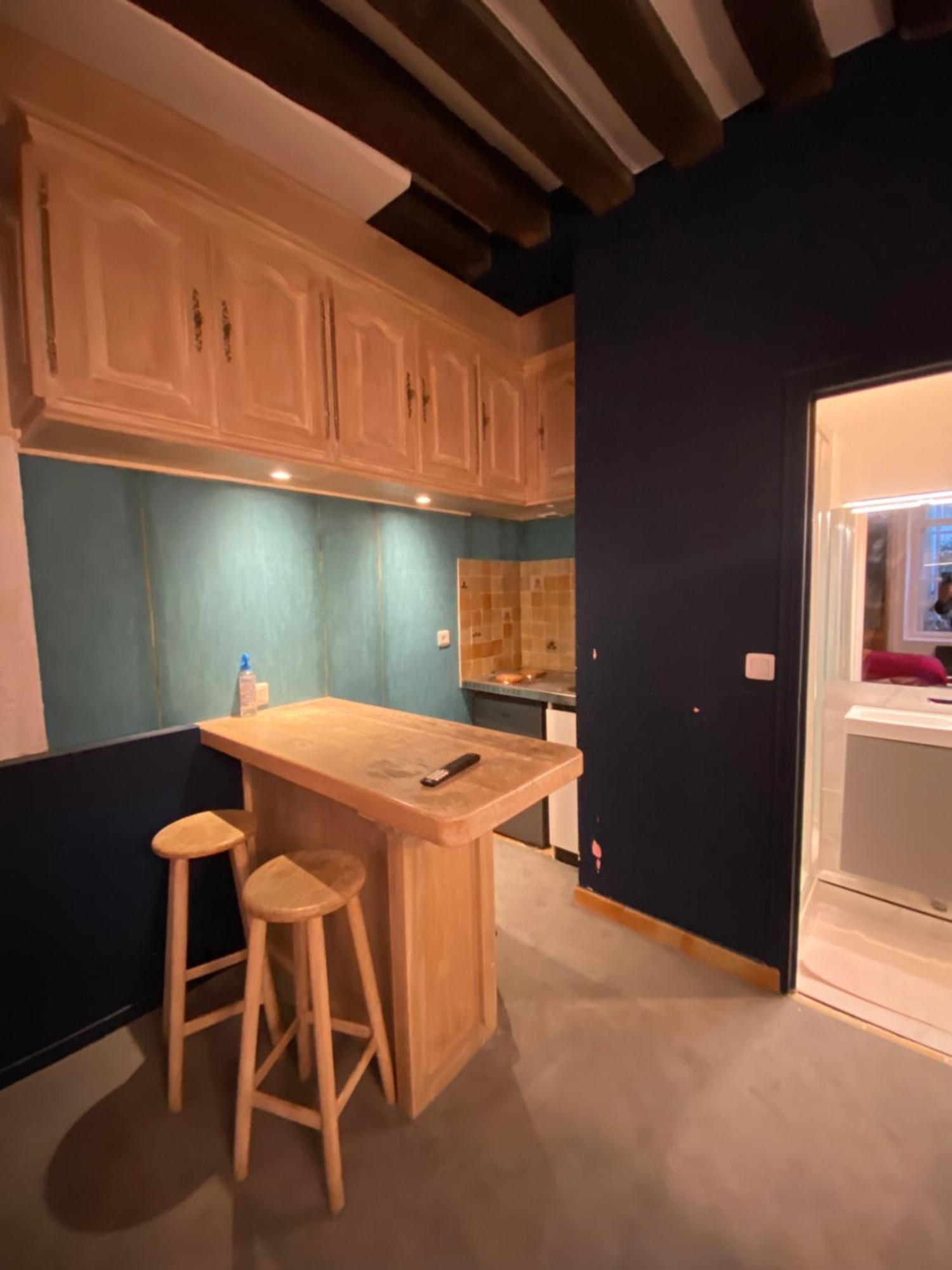 6em Apartment Paris
